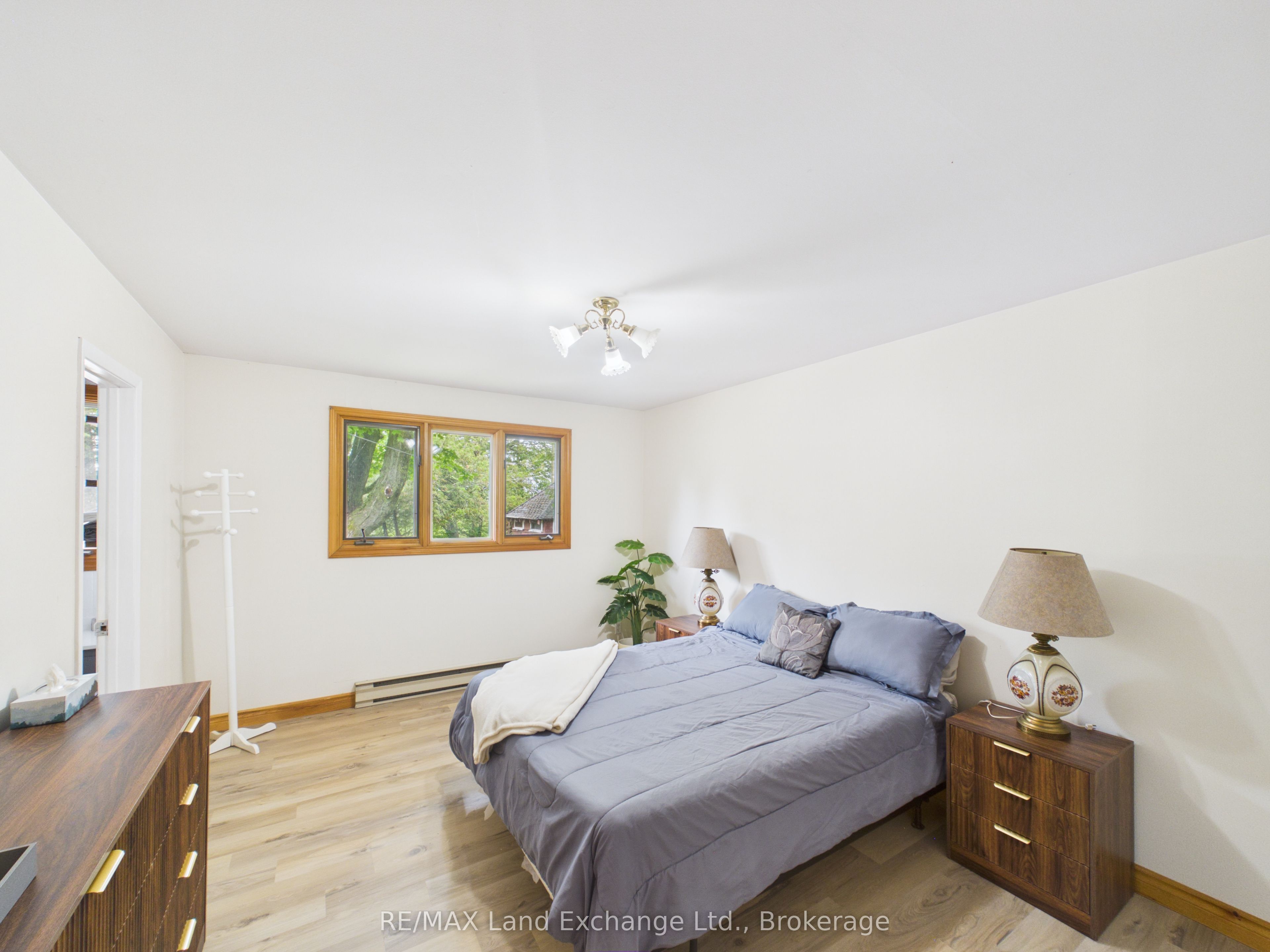 28 Penetangore Row S Property Photo 13