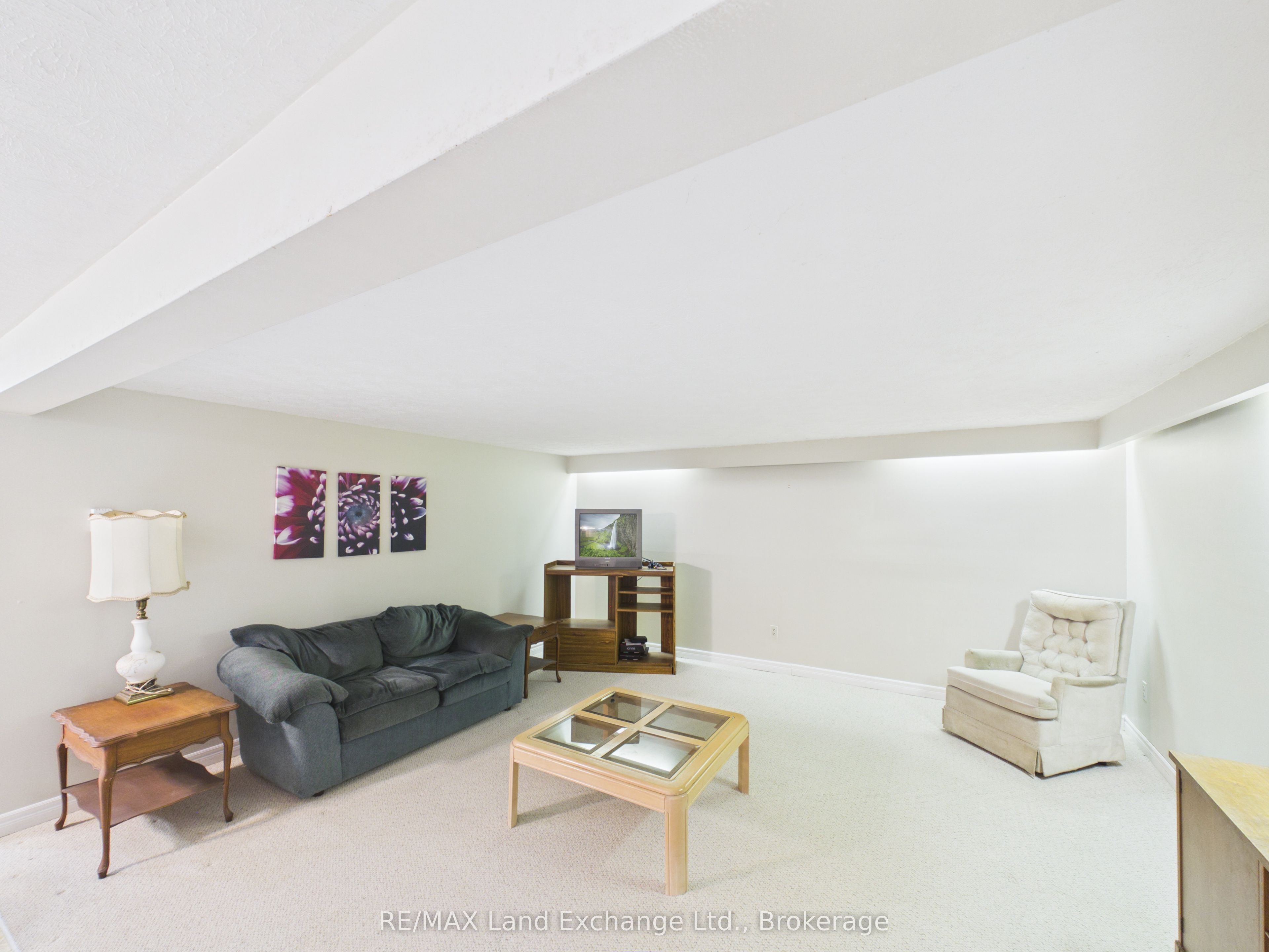 28 Penetangore Row S Property Photo 18