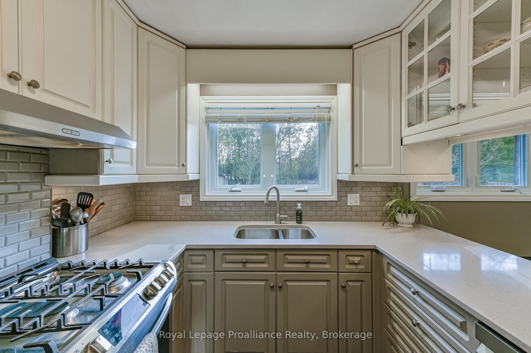1 Brook Road N Property Photo 6