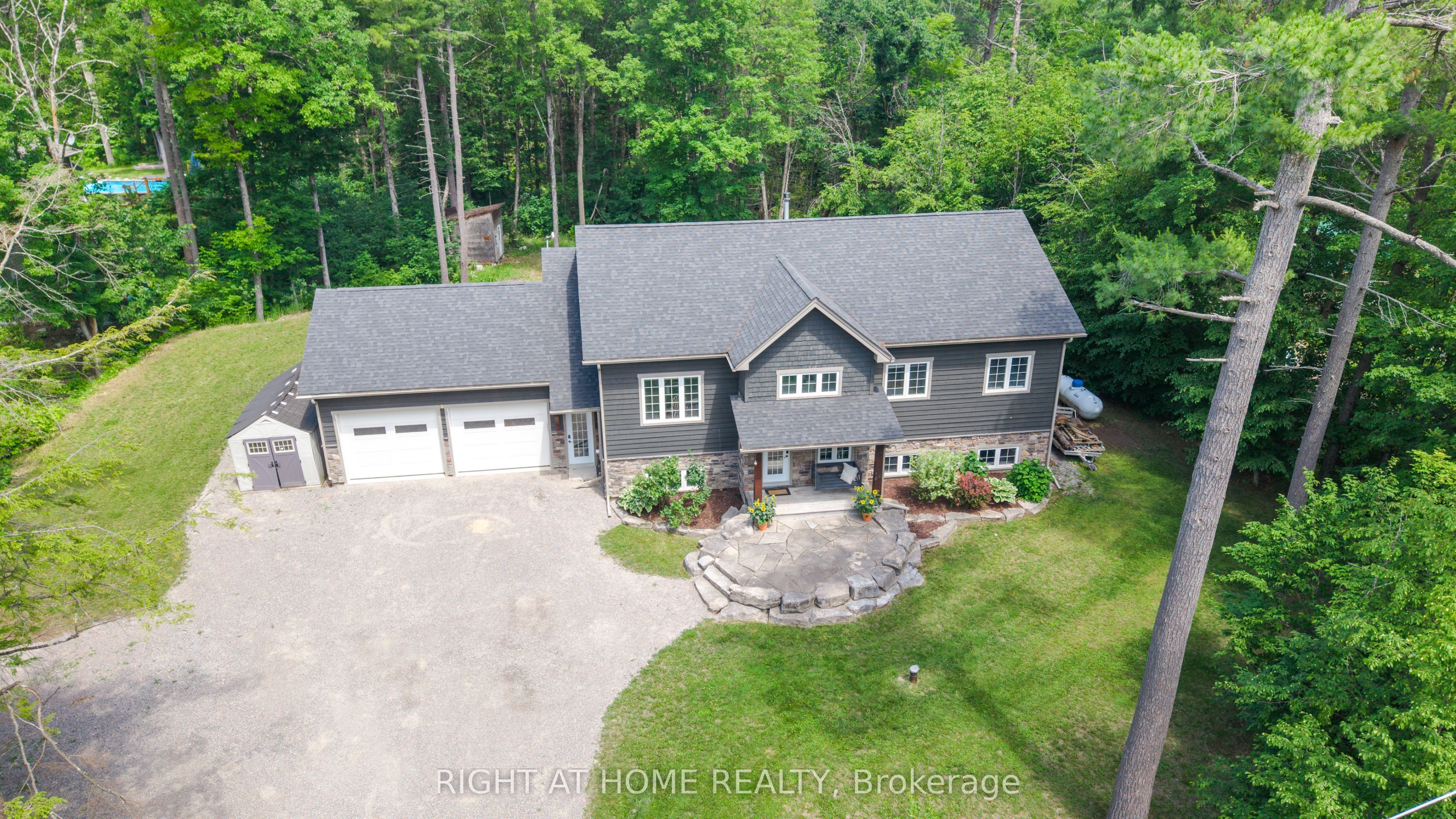 590 Golf Course Road Property Photo 6
