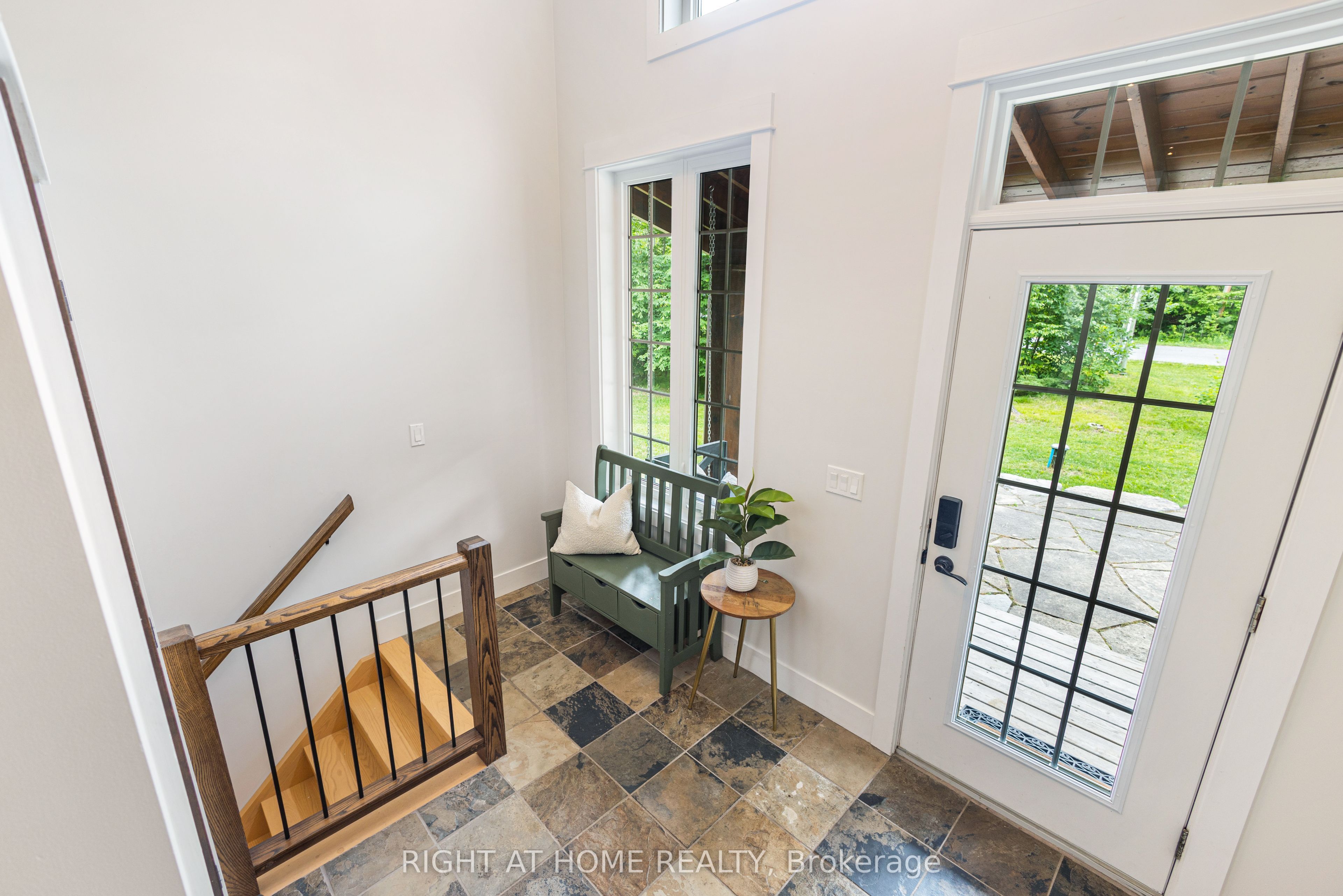 590 Golf Course Road Property Photo 8