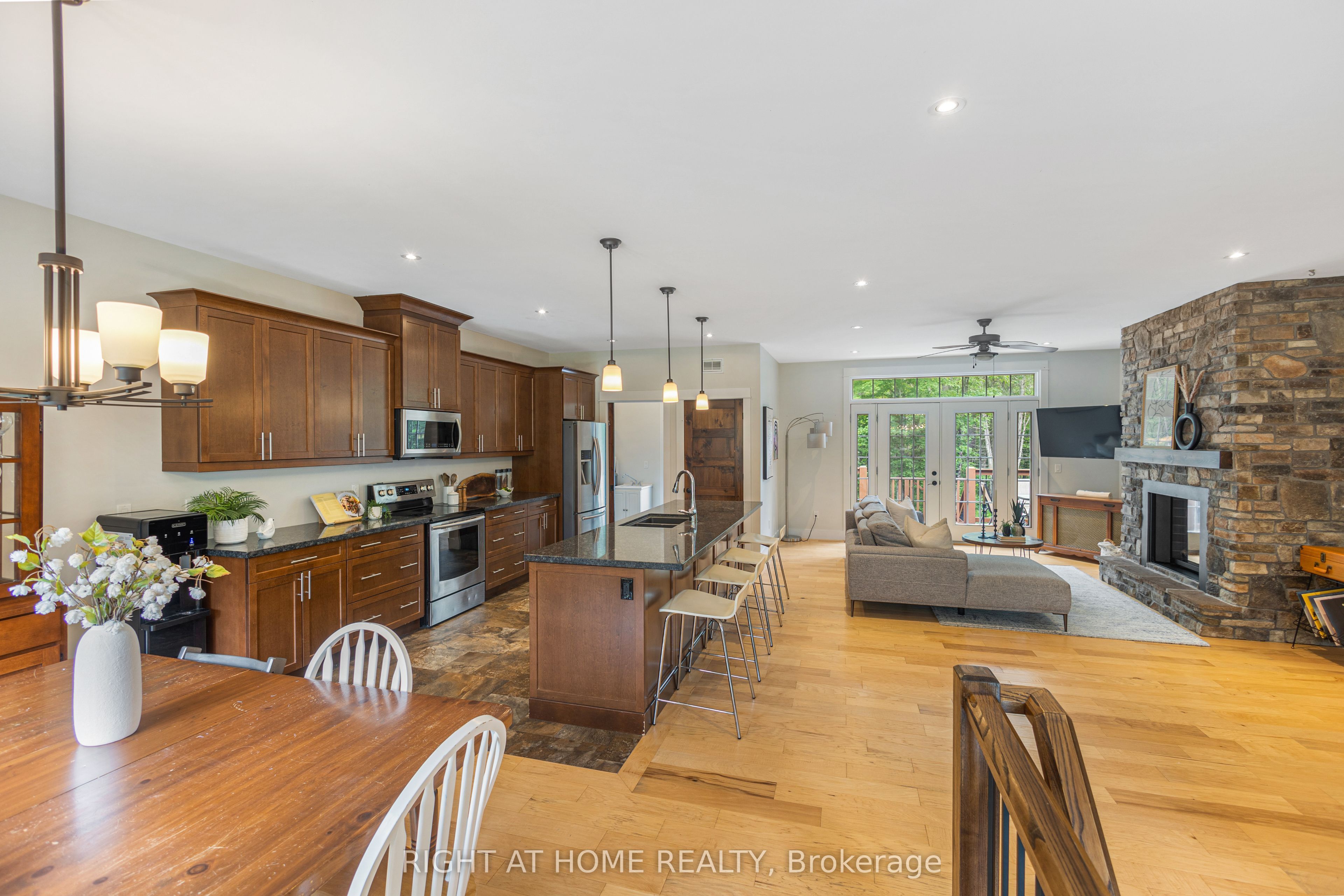 590 Golf Course Road Property Photo 14