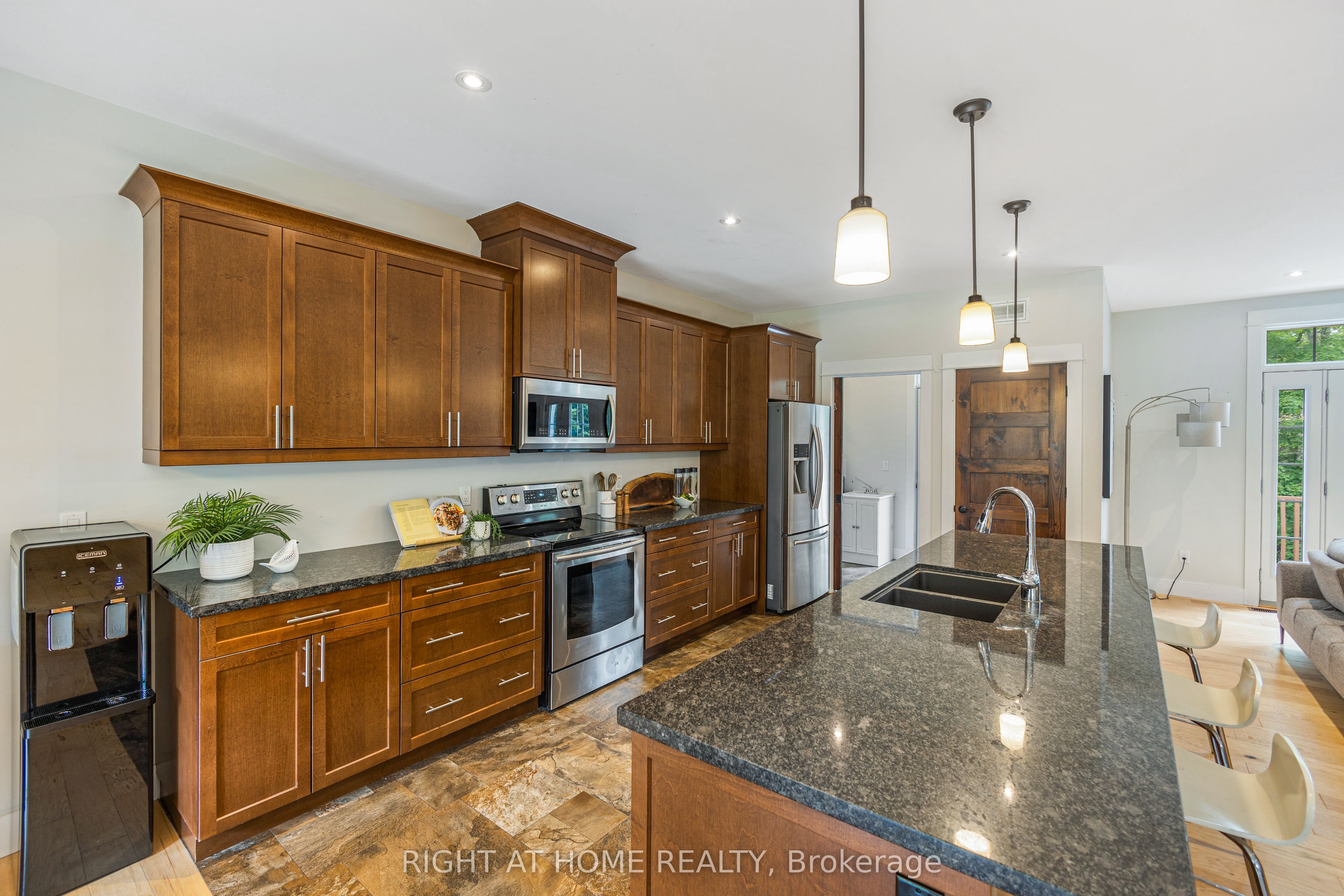 590 Golf Course Road Property Photo 15