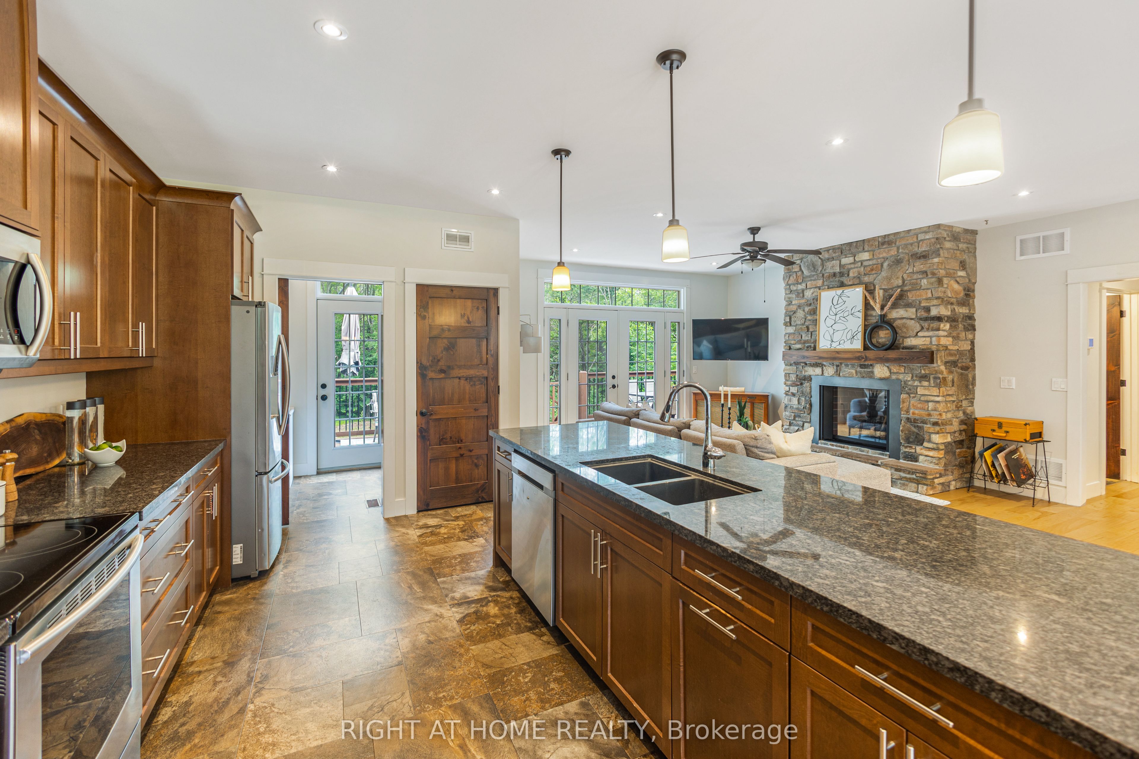 590 Golf Course Road Property Photo 16