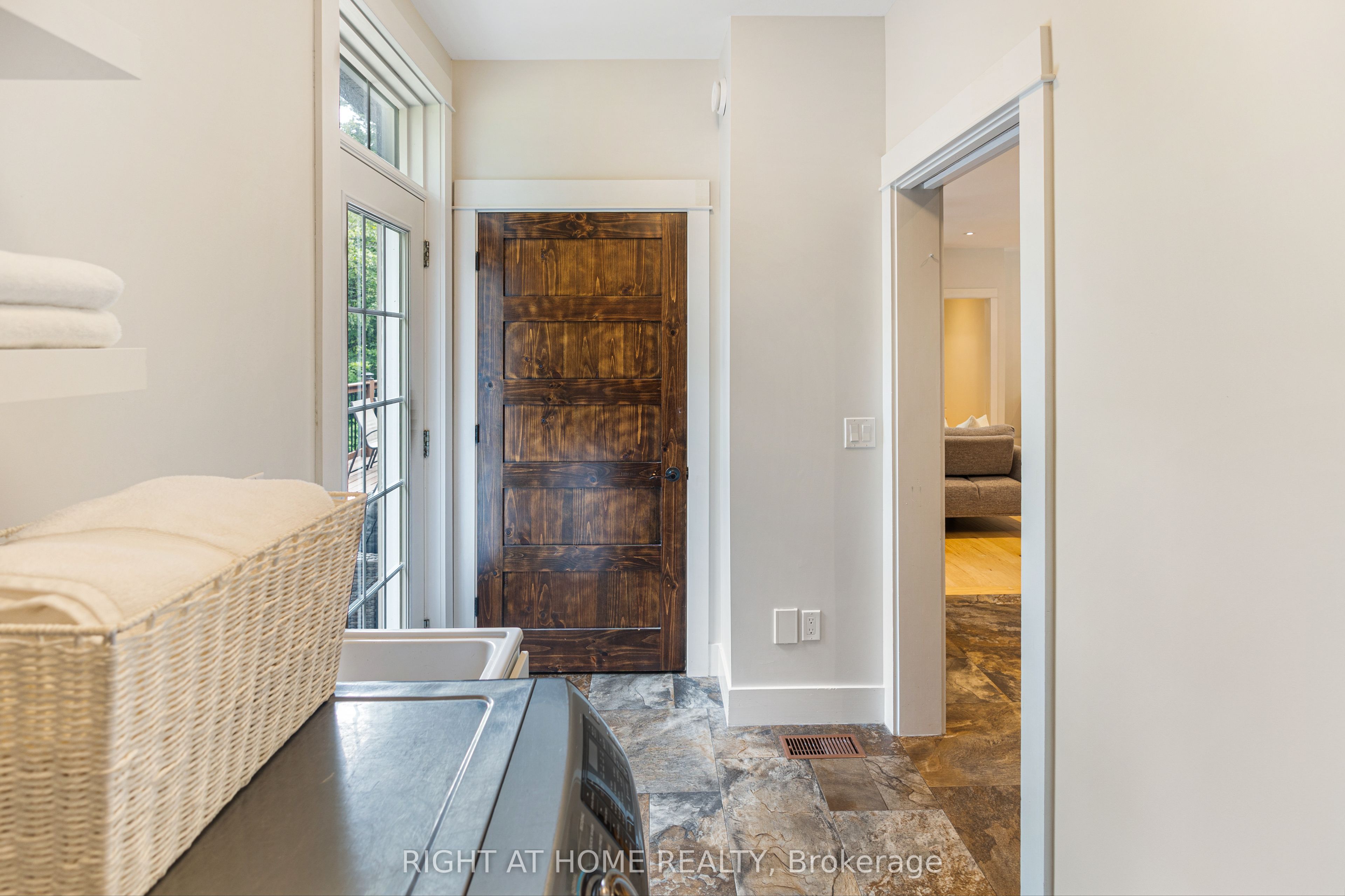 590 Golf Course Road Property Photo 22