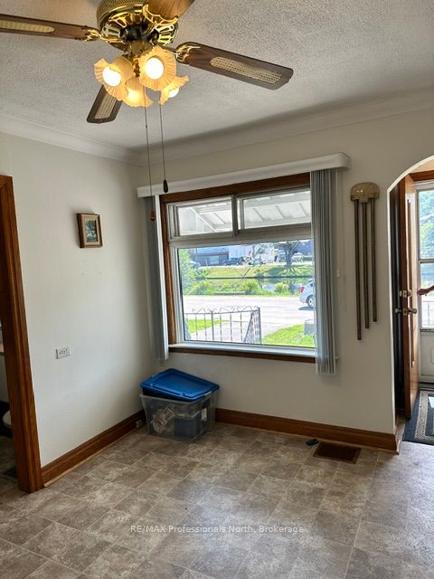 7 Invergordon Avenue Property Photo 9