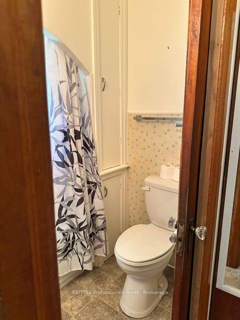 7 Invergordon Avenue Property Photo 29