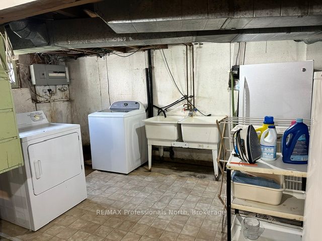 7 Invergordon Avenue Property Photo 34