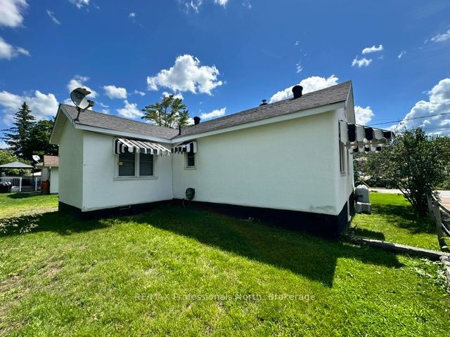 7 Invergordon Avenue Property Photo 48
