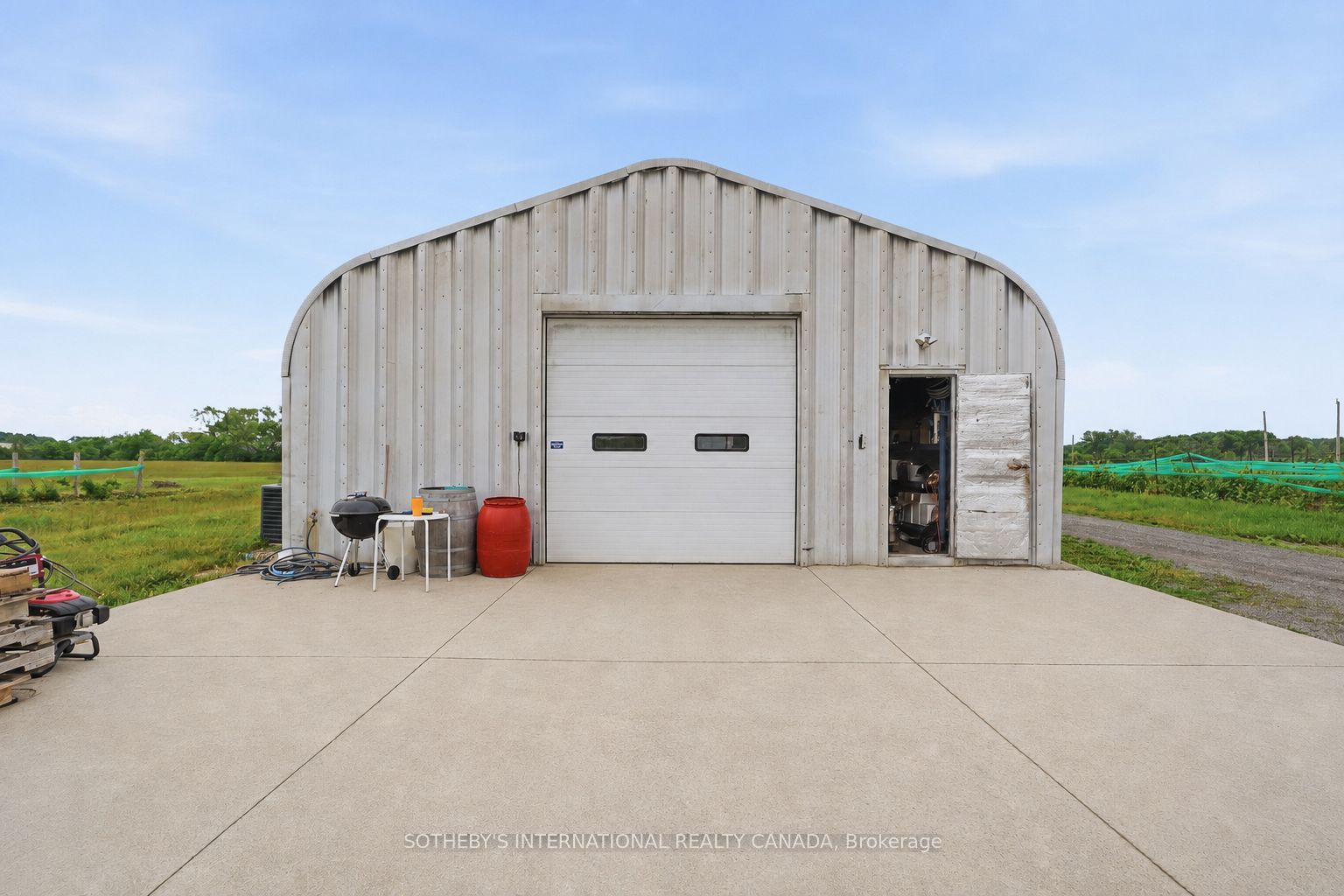 562 Danforth Road E Property Photo 12