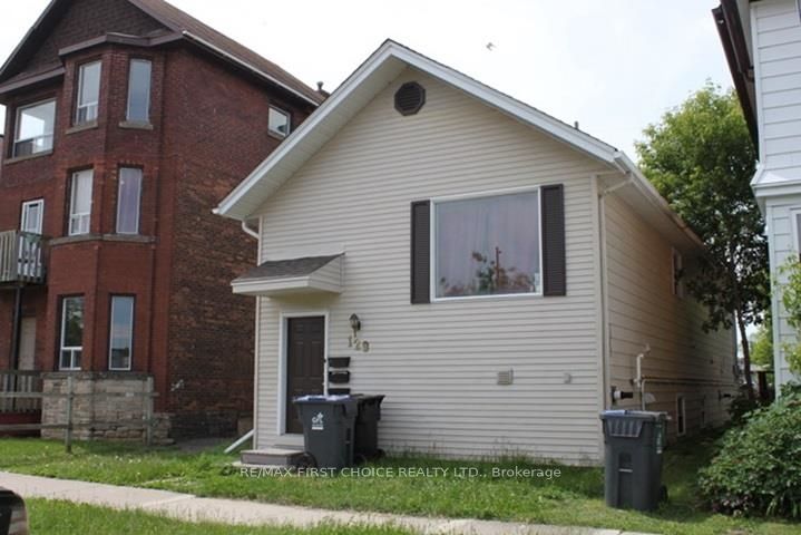 129 Mckellar Street N Property Photo 1