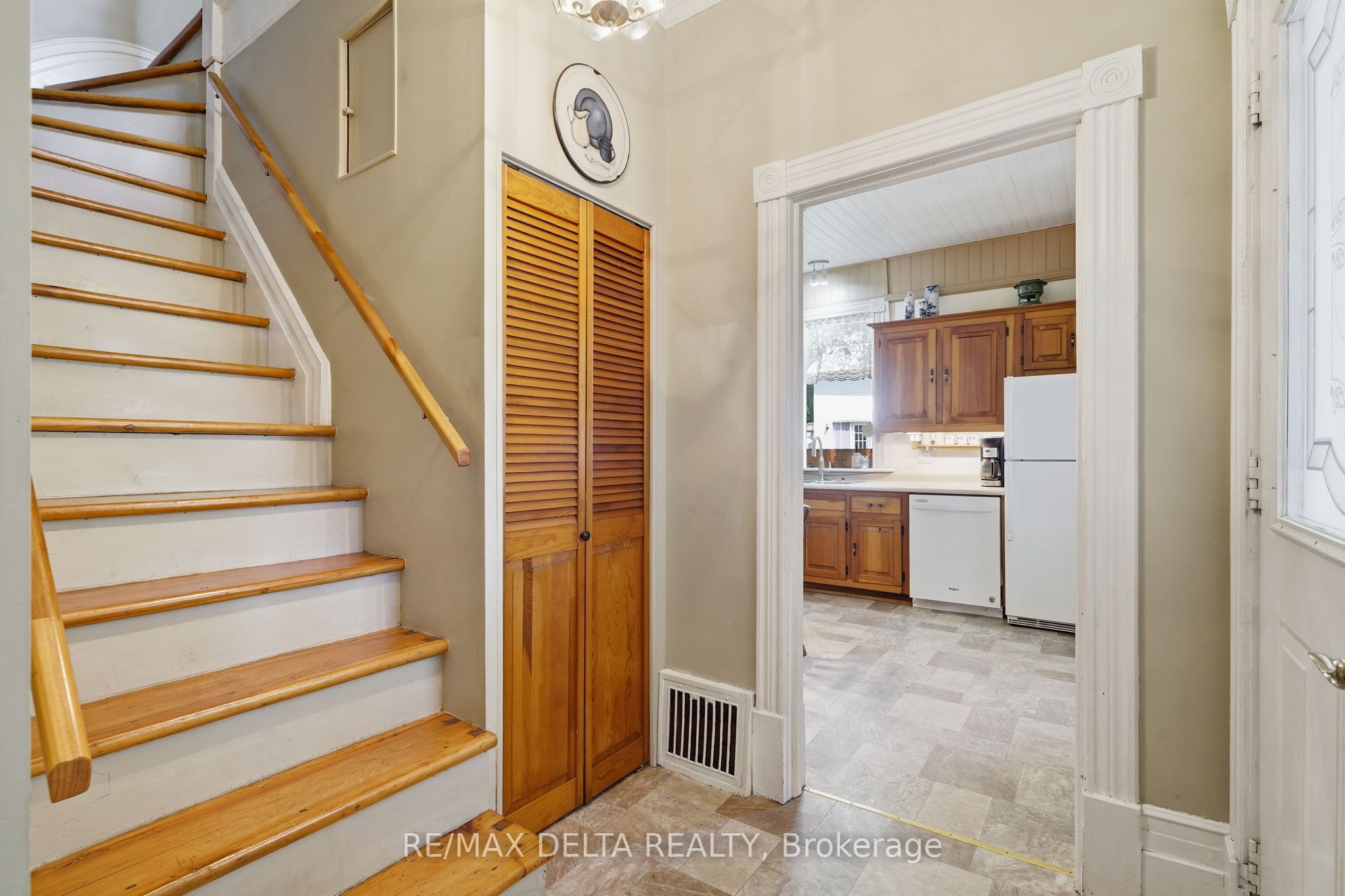 28 Jay Street Property Photo 6