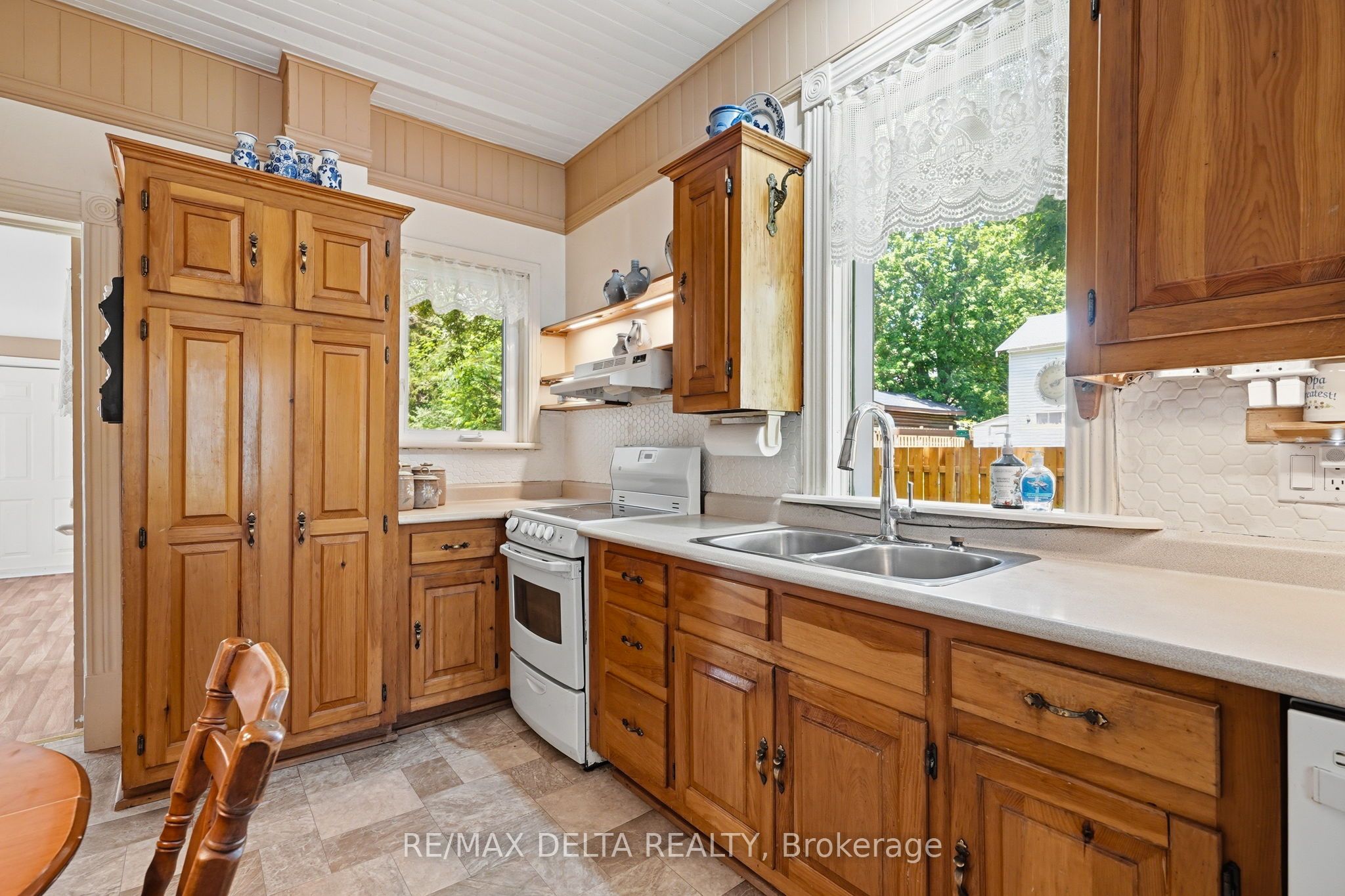 28 Jay Street Property Photo 10