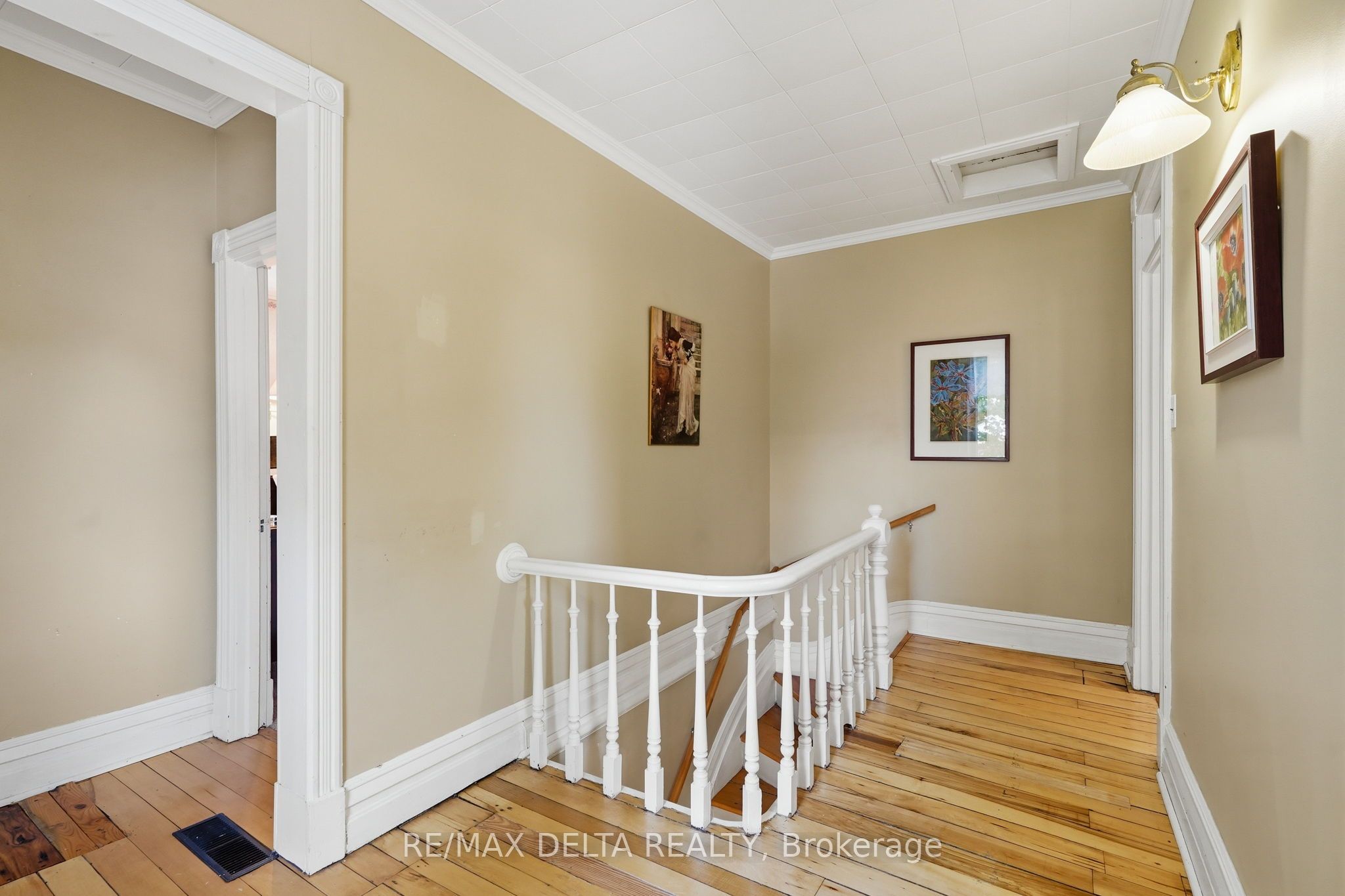 28 Jay Street Property Photo 23