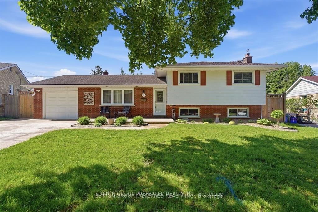 27 Stormont Drive Property Photo 1