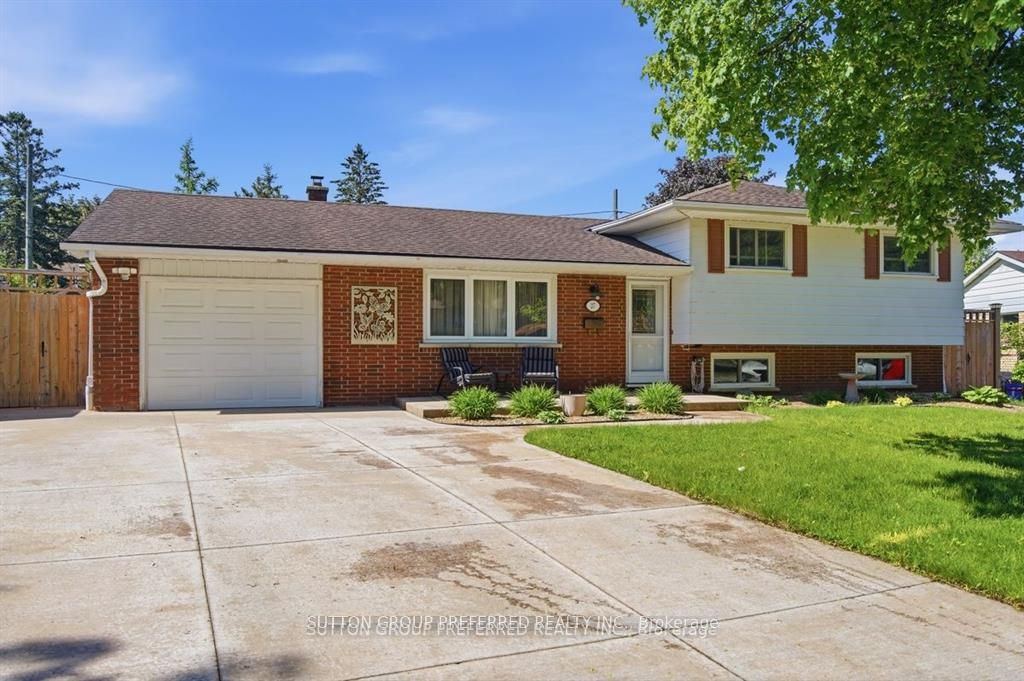 27 Stormont Drive Property Photo 3