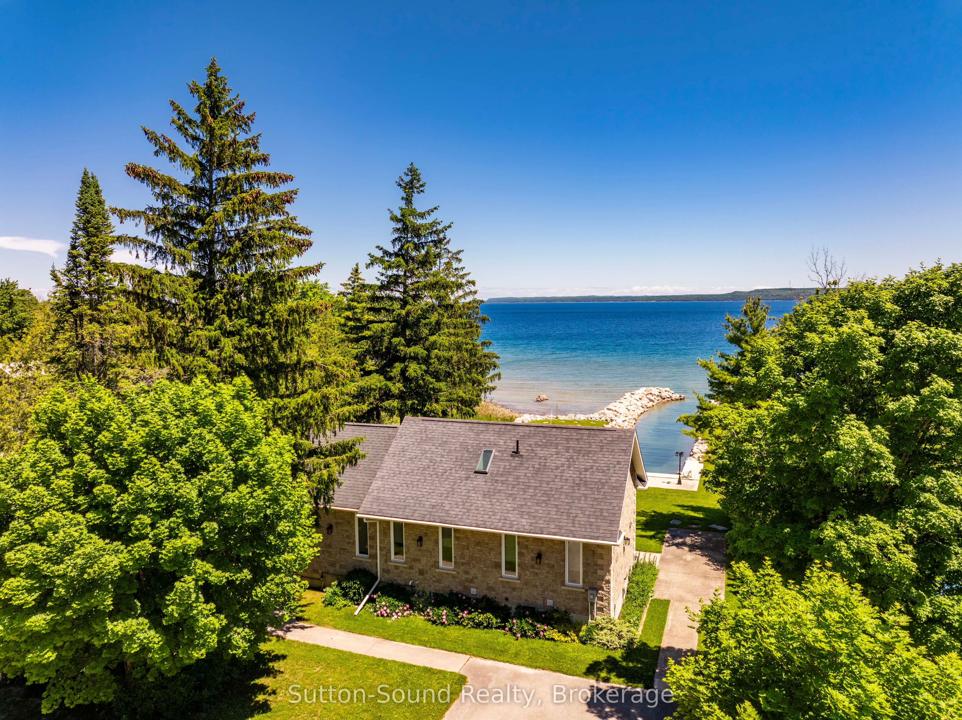 339605 Presqu'ile Road Property Photo 1