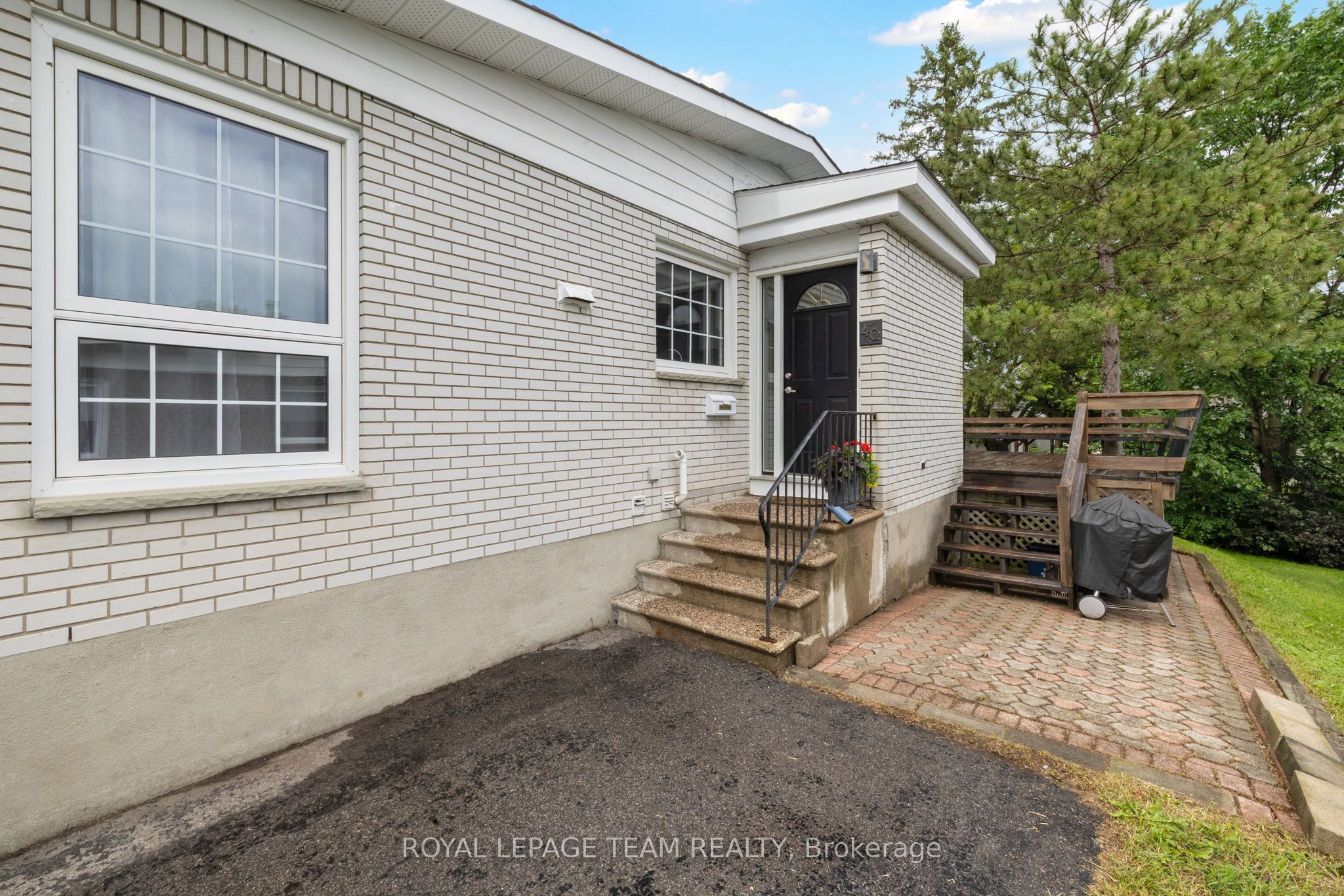 40 Woodmount Crescent Property Photo 3