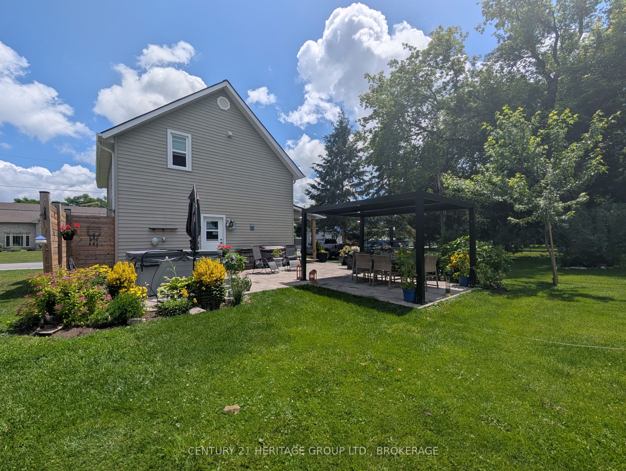 269 Simmons Road Property Photo 3