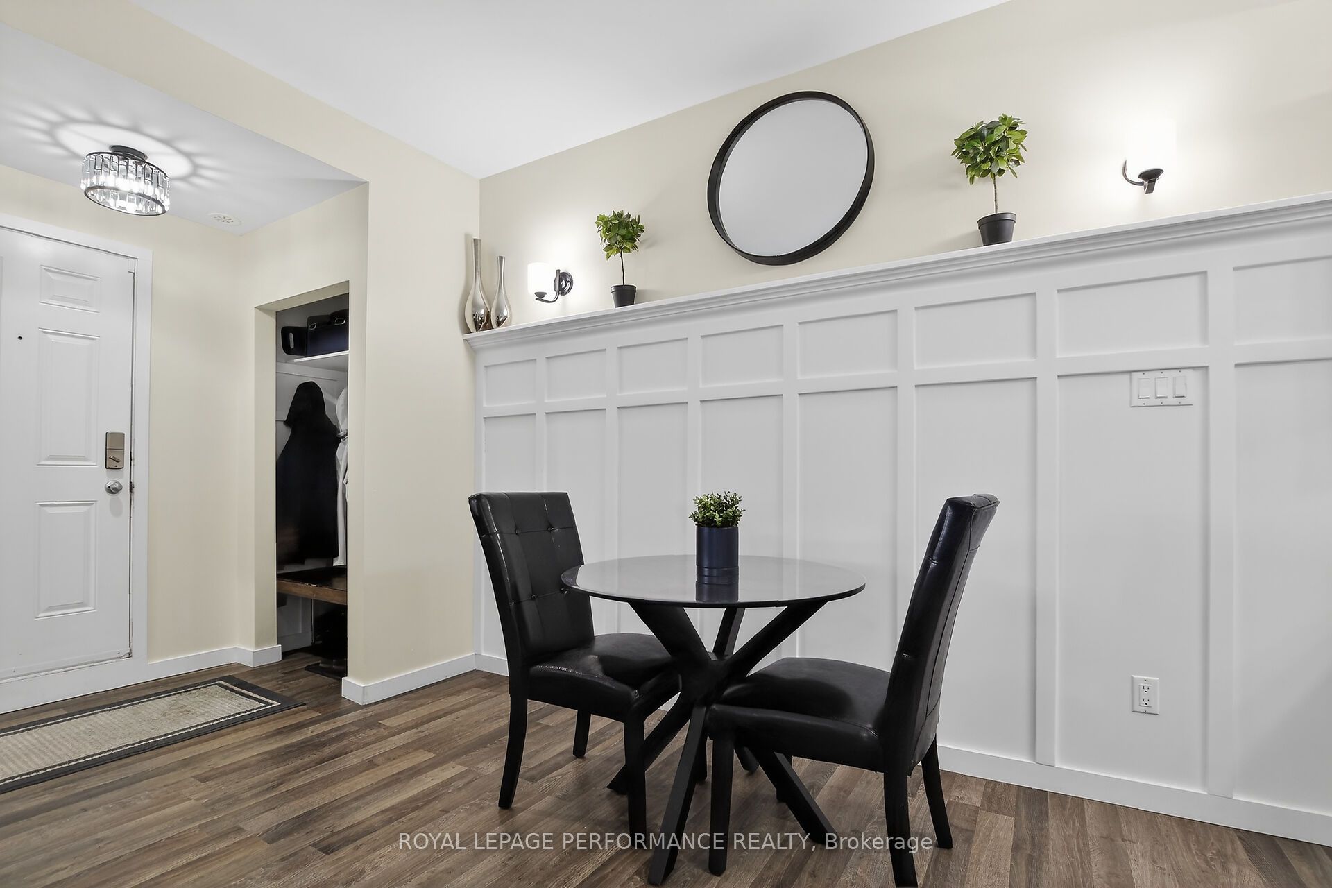 135 Harthill Way B Property Photo 6