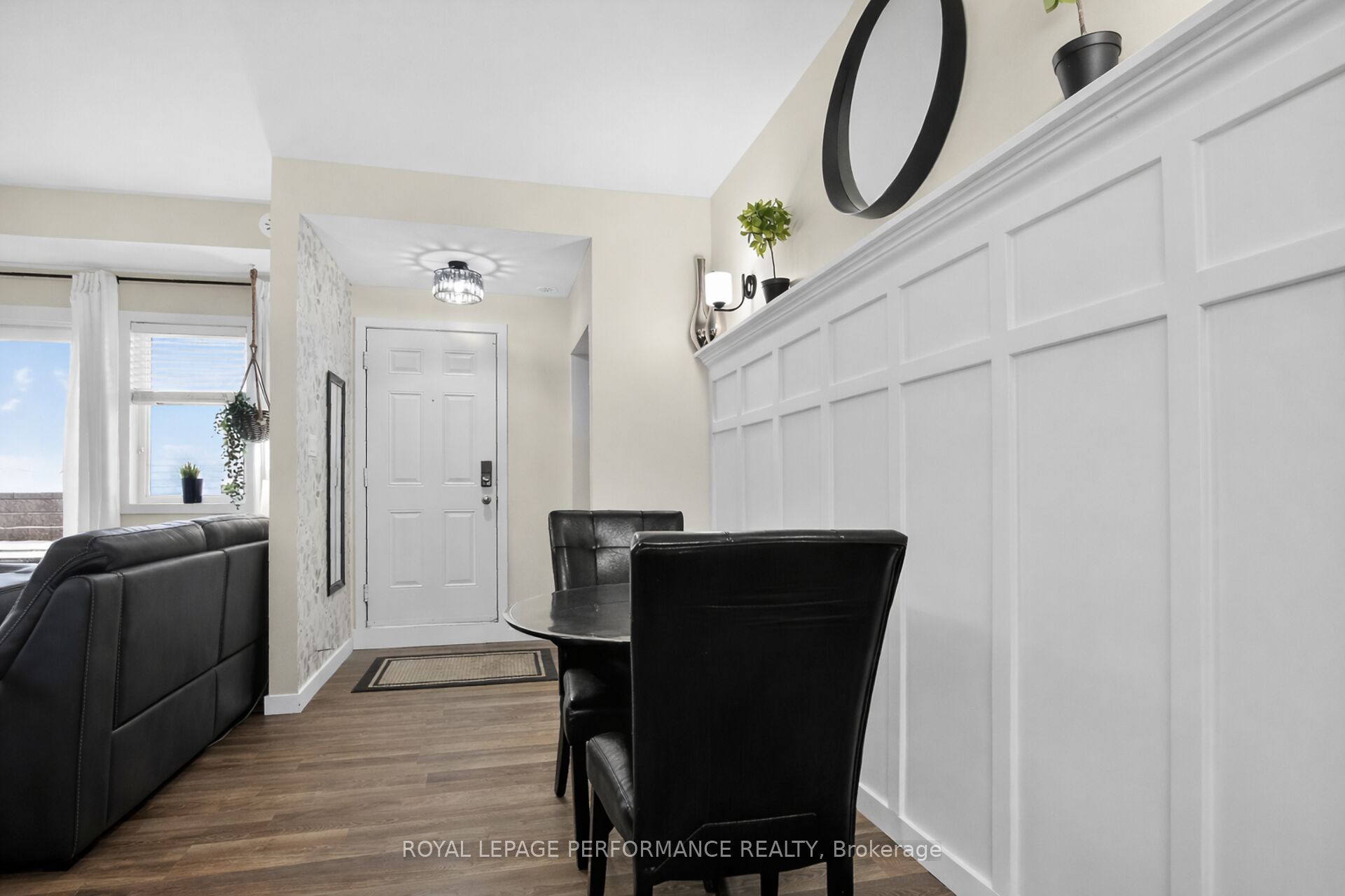 135 Harthill Way B Property Photo 9