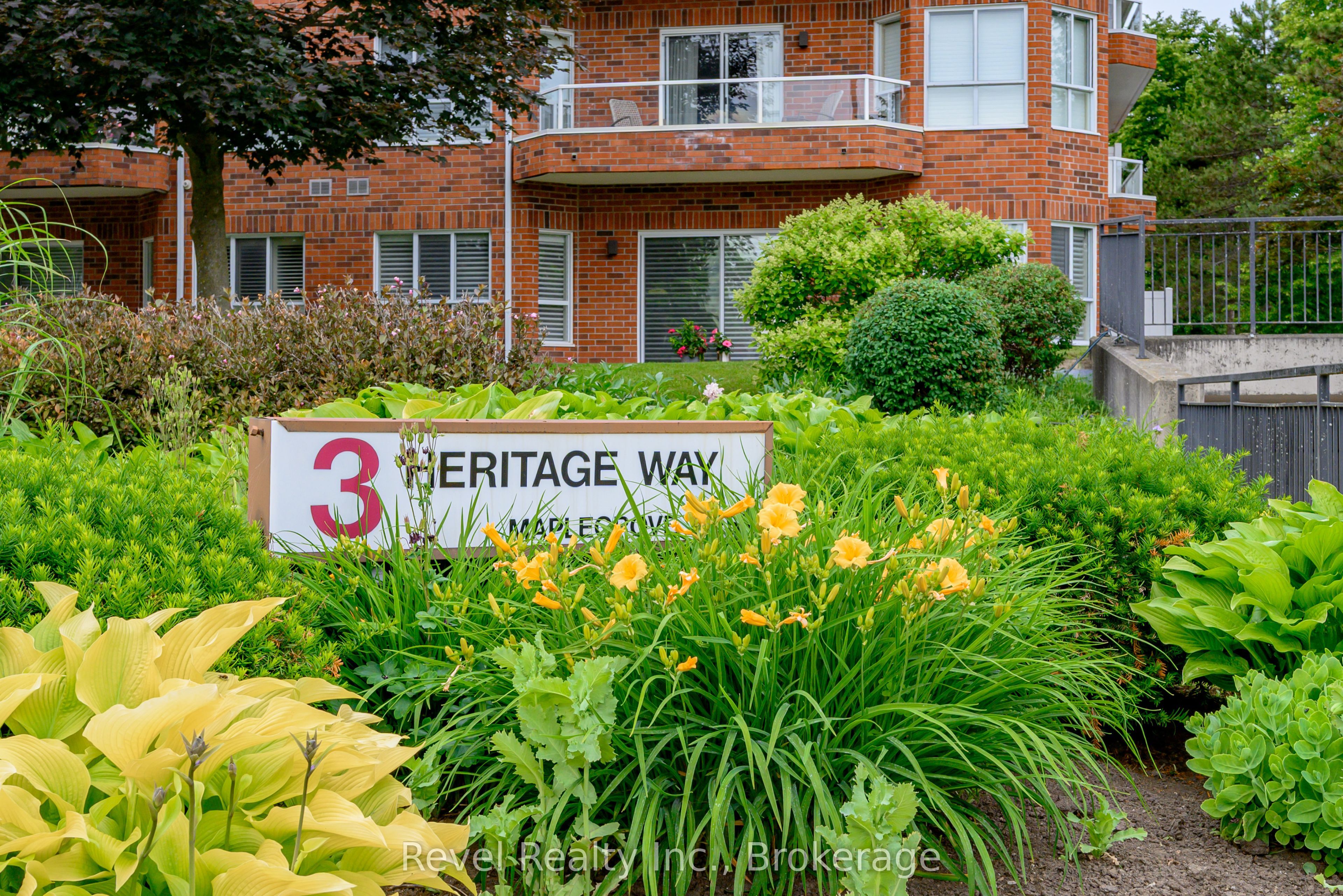 3 Heritage Way 302 Property Photo 4