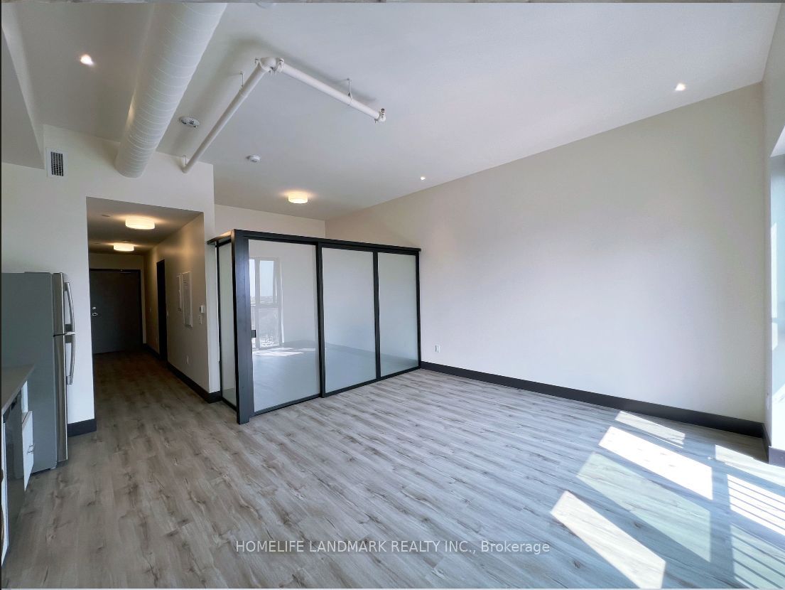 121 King Street E 607 Property Photo 3