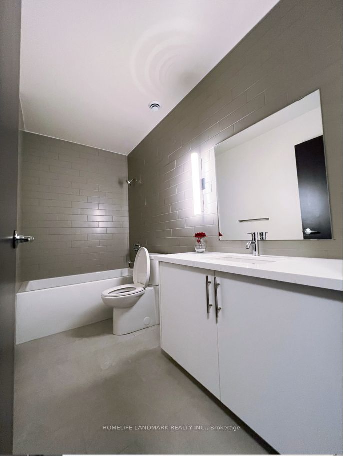 121 King Street E 607 Property Photo 7