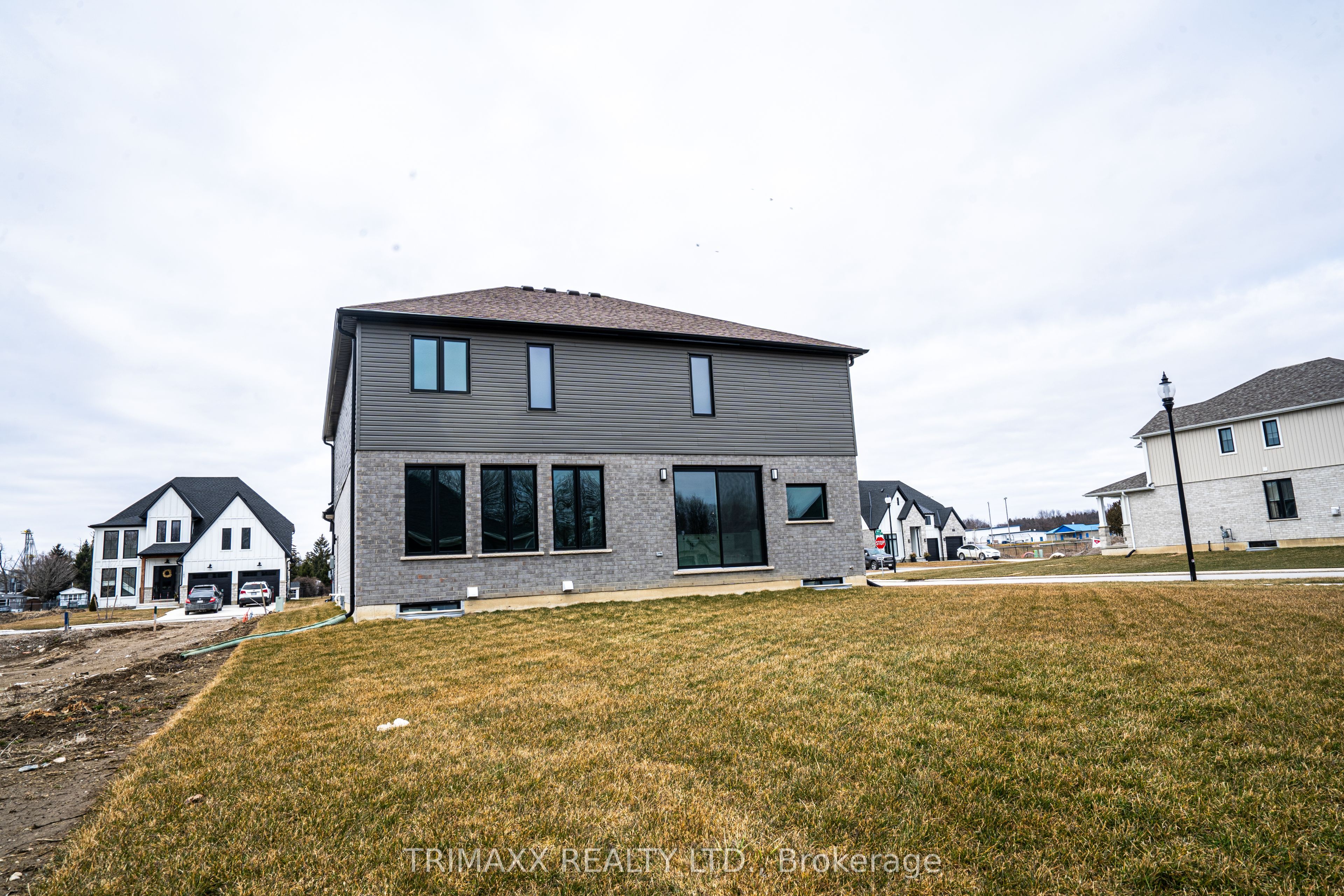 188 Foxborough Place Property Photo 3