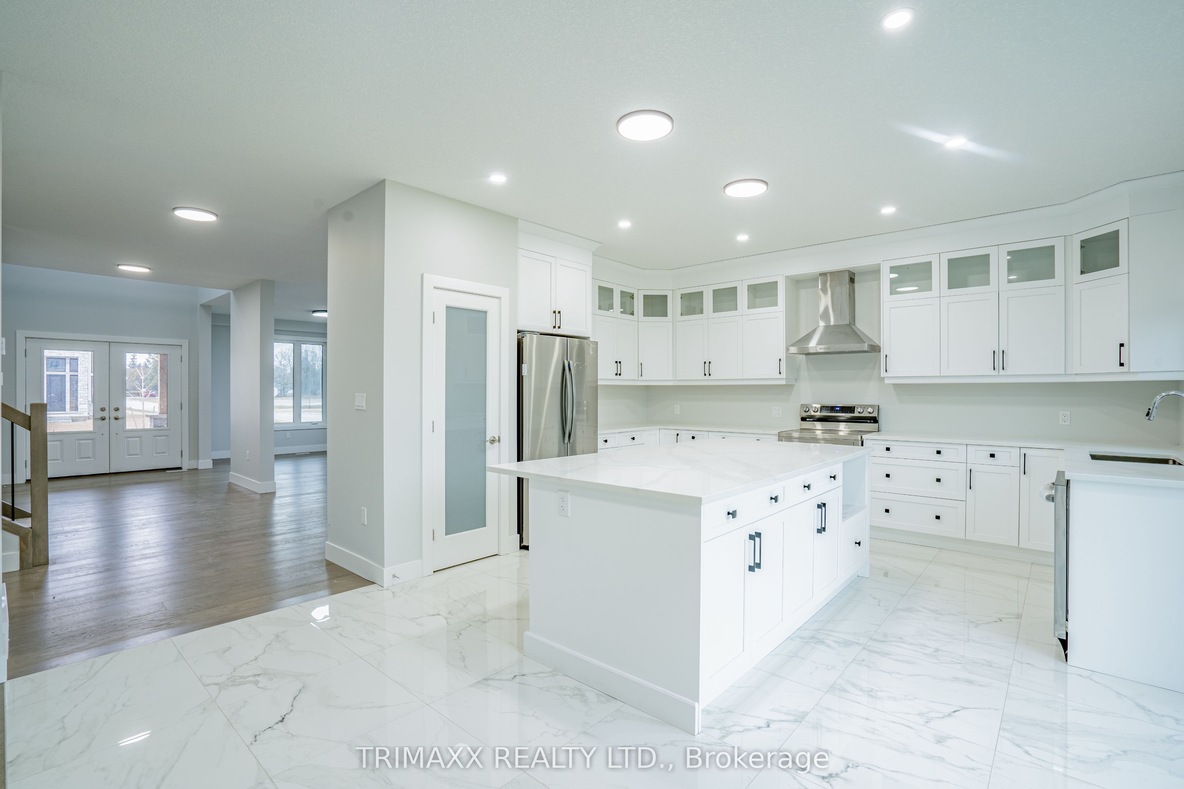 188 Foxborough Place Property Photo 10