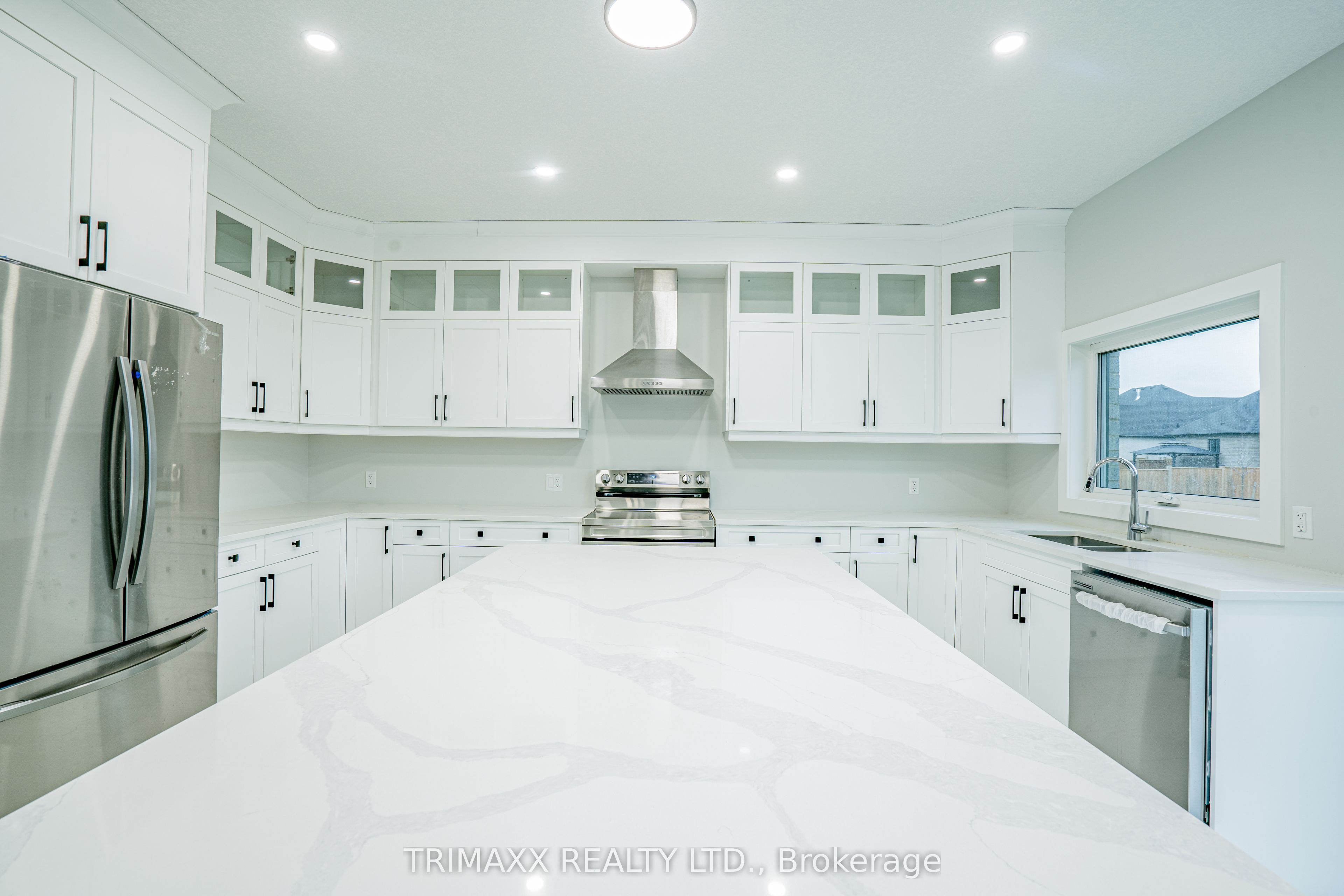 188 Foxborough Place Property Photo 14