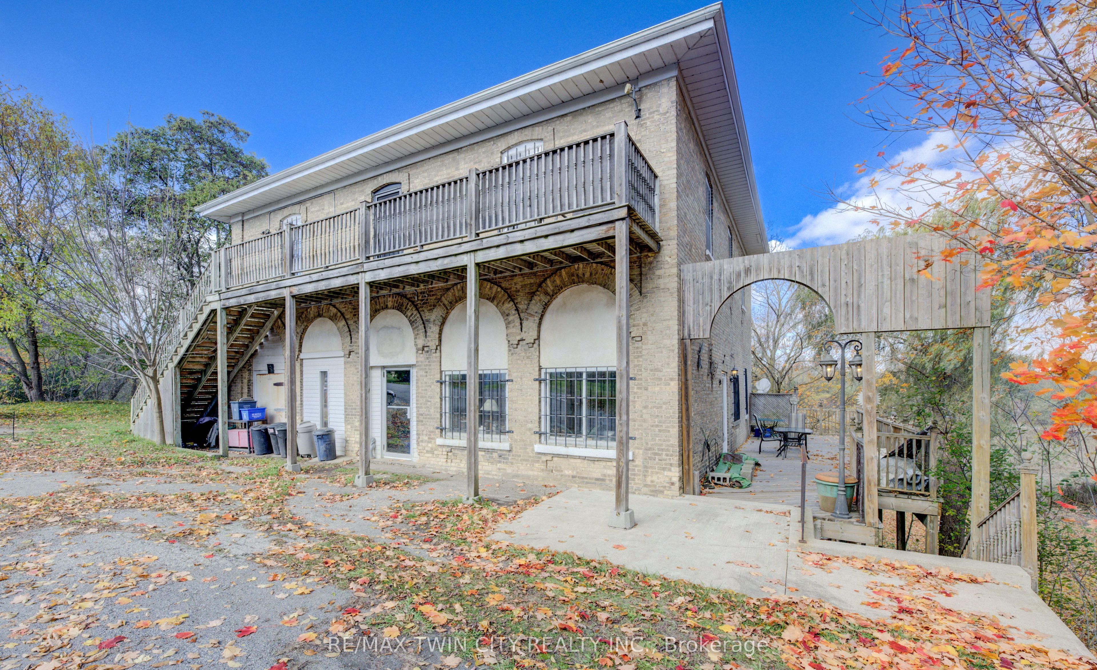 3506 Huron Road Property Photo 5