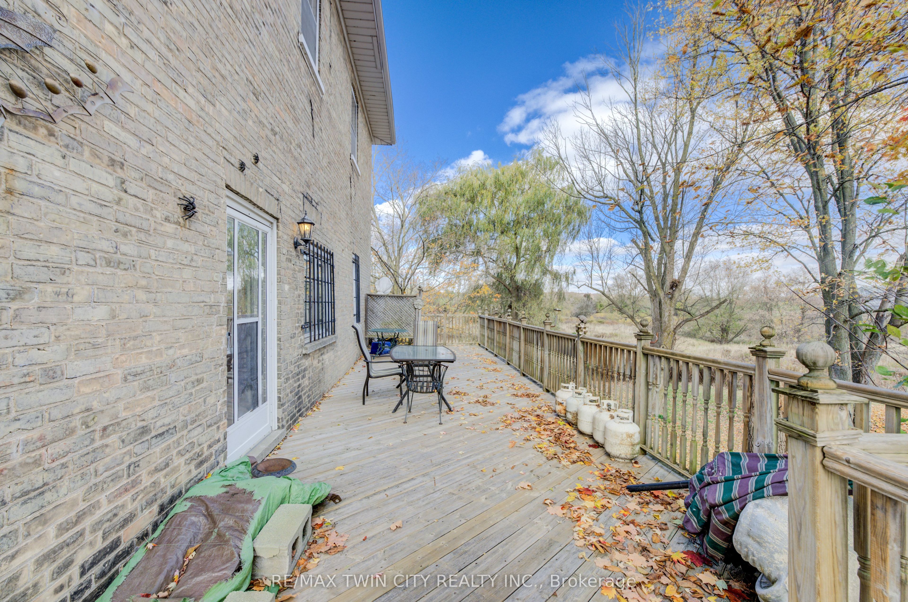3506 Huron Road Property Photo 6