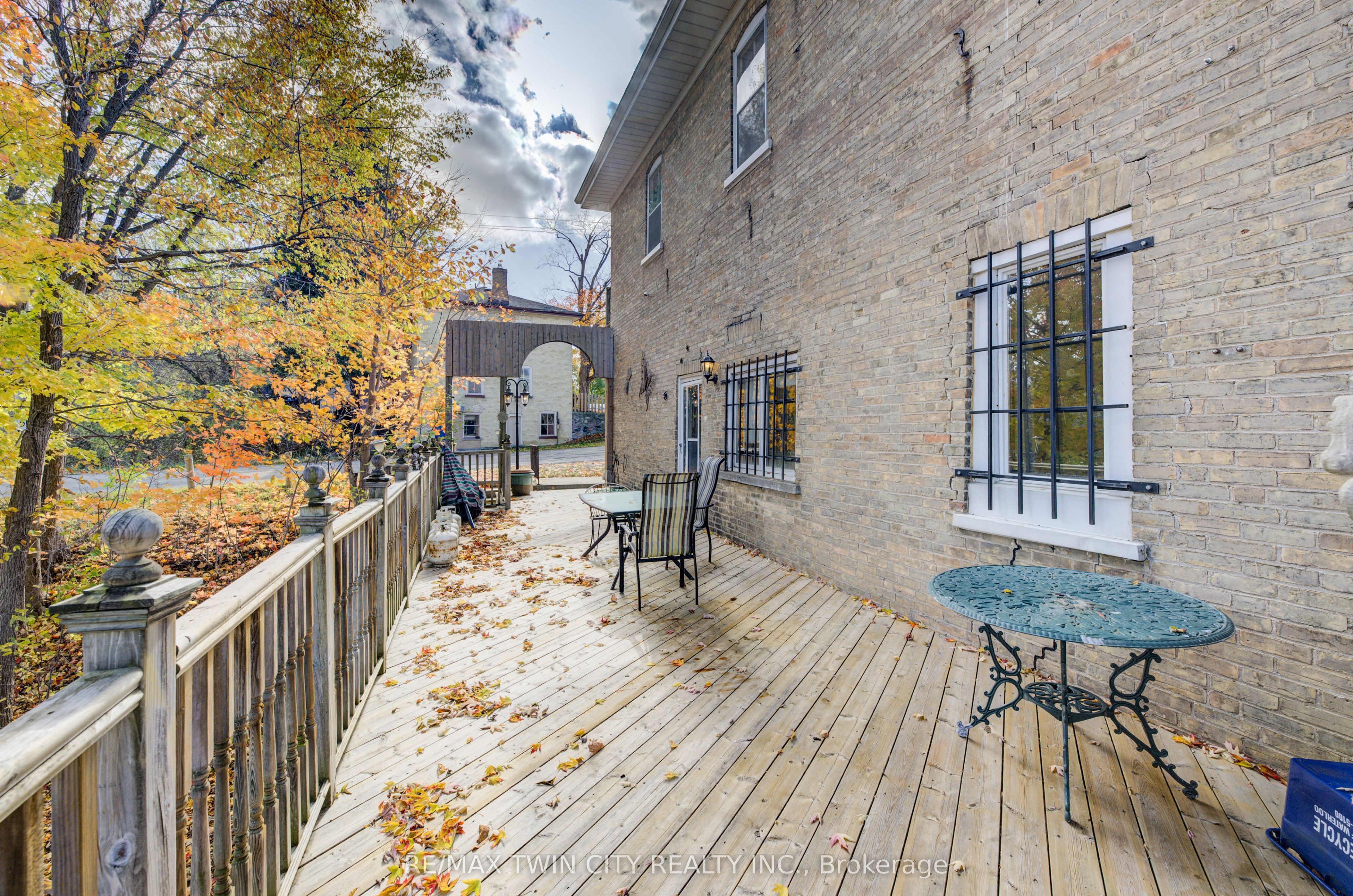 3506 Huron Road Property Photo 9