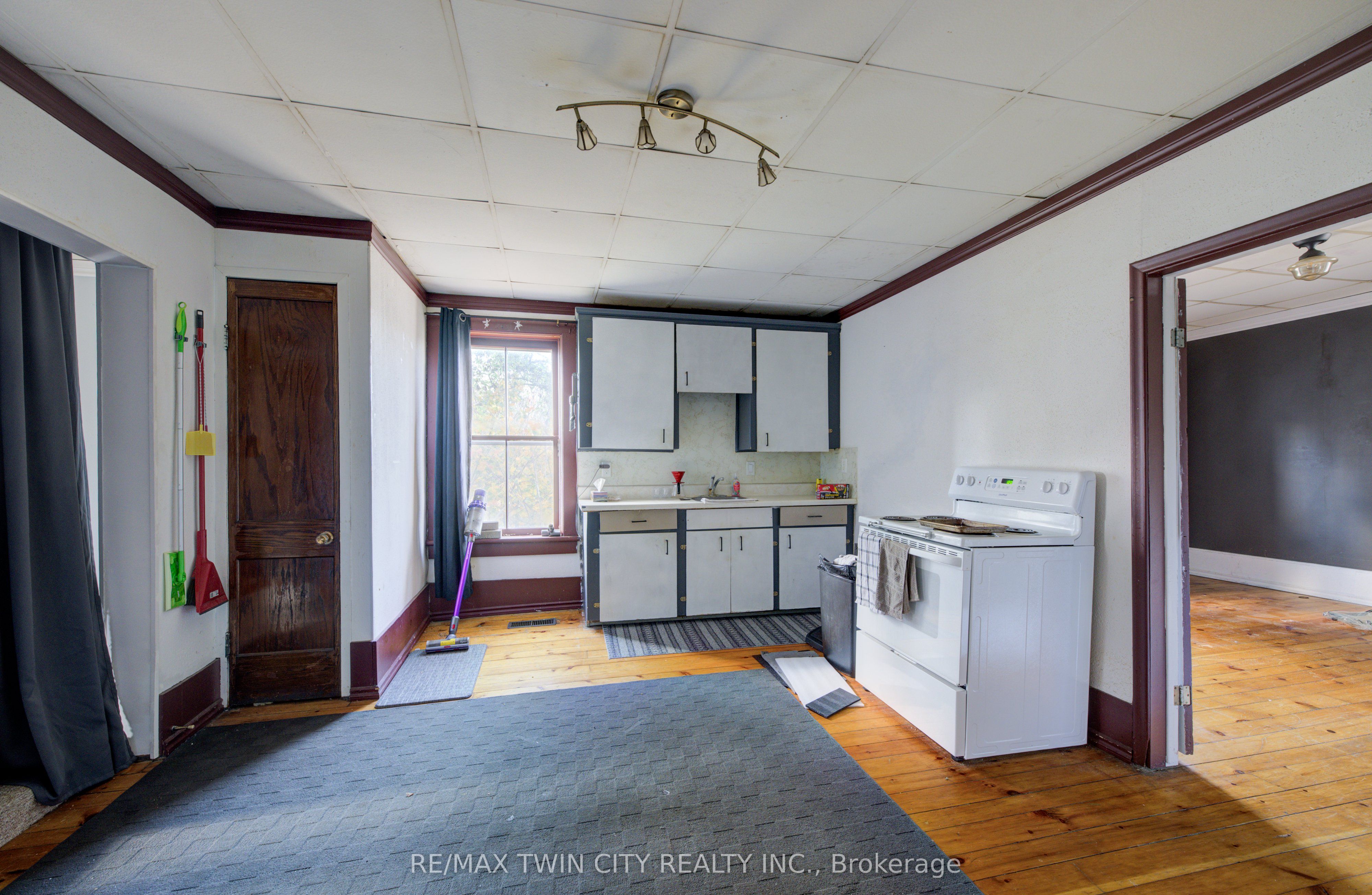3506 Huron Road Property Photo 26