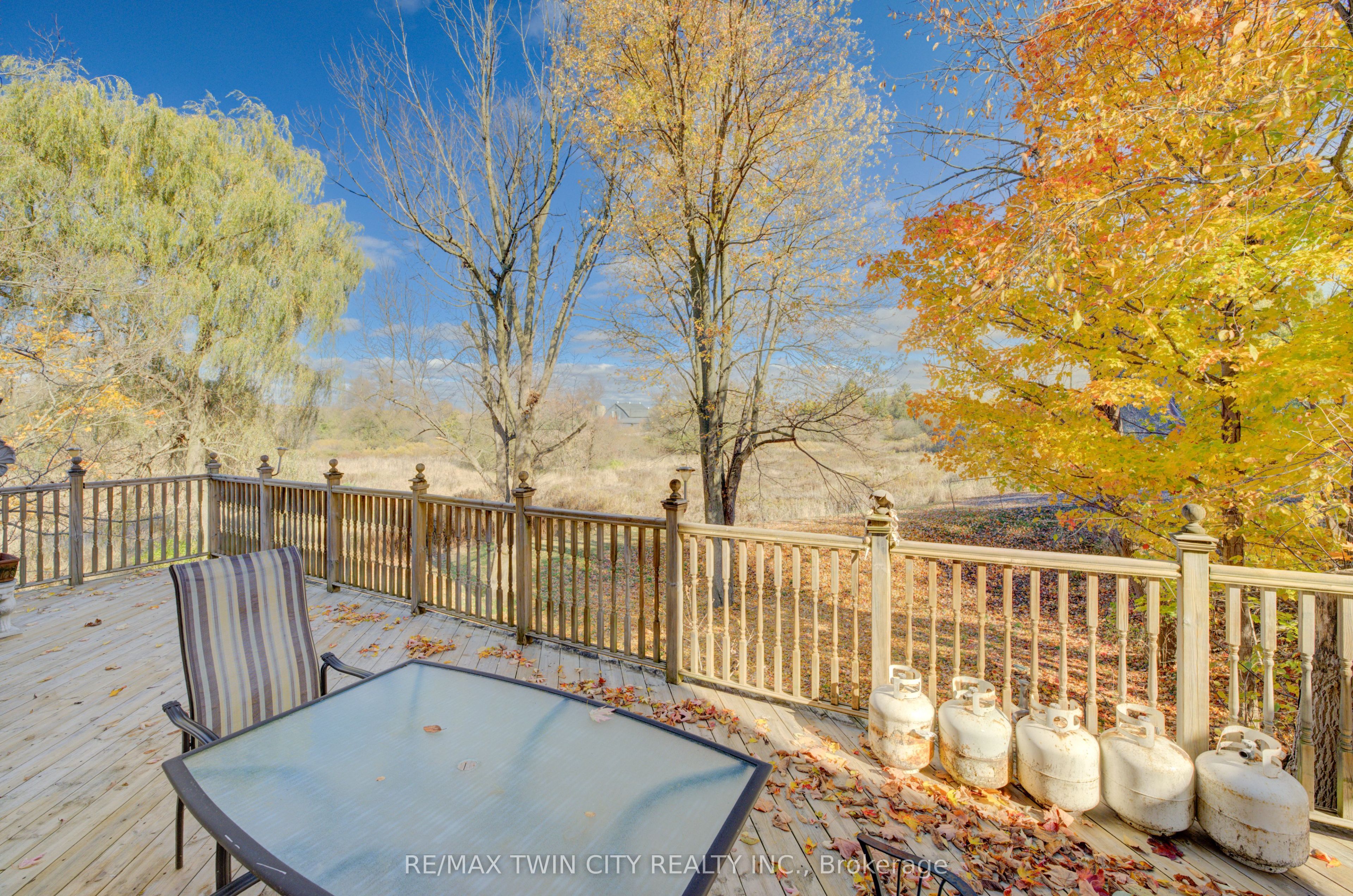 3506 Huron Road Property Photo 39
