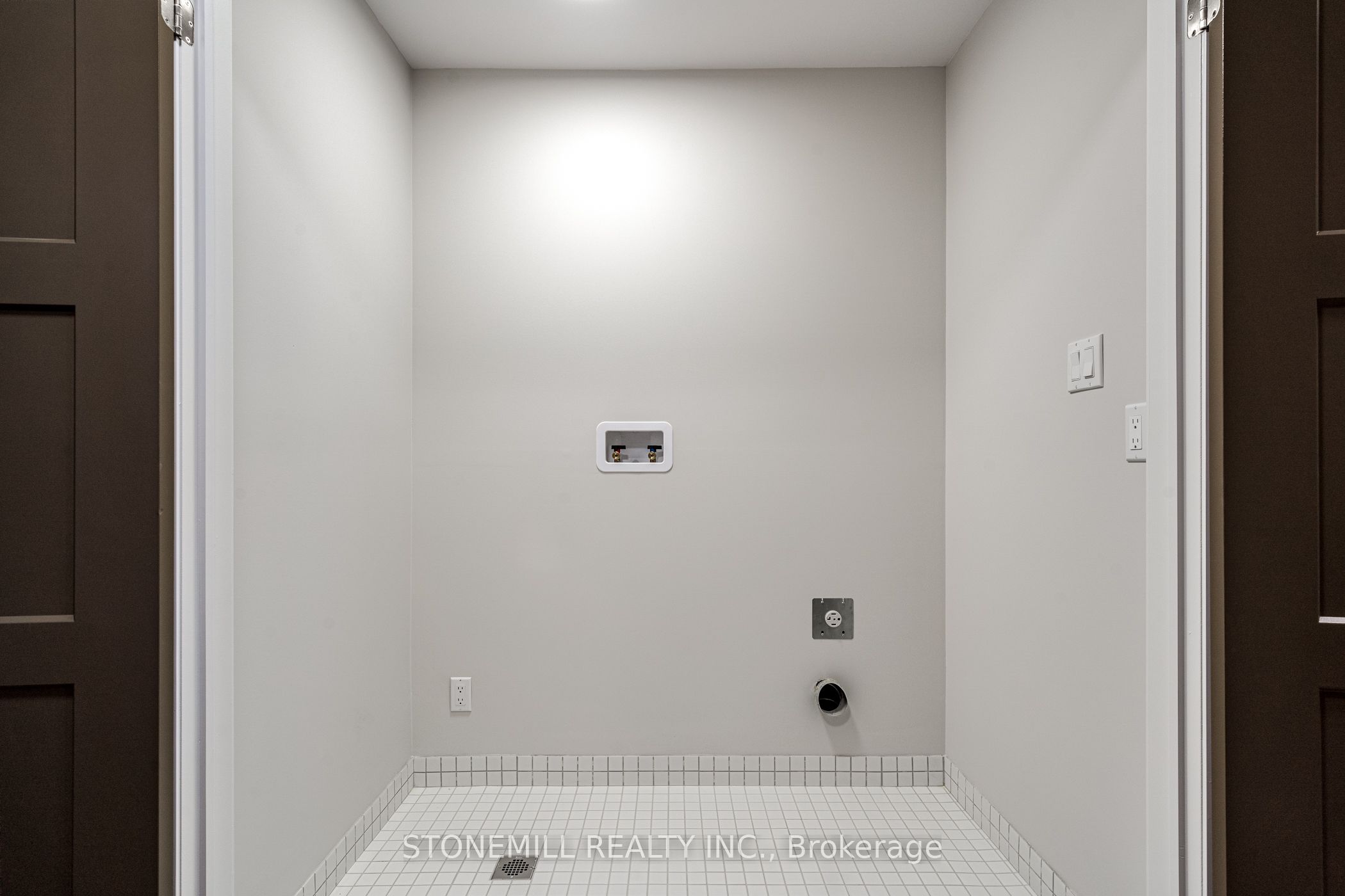 229 Midland Place Property Photo 32