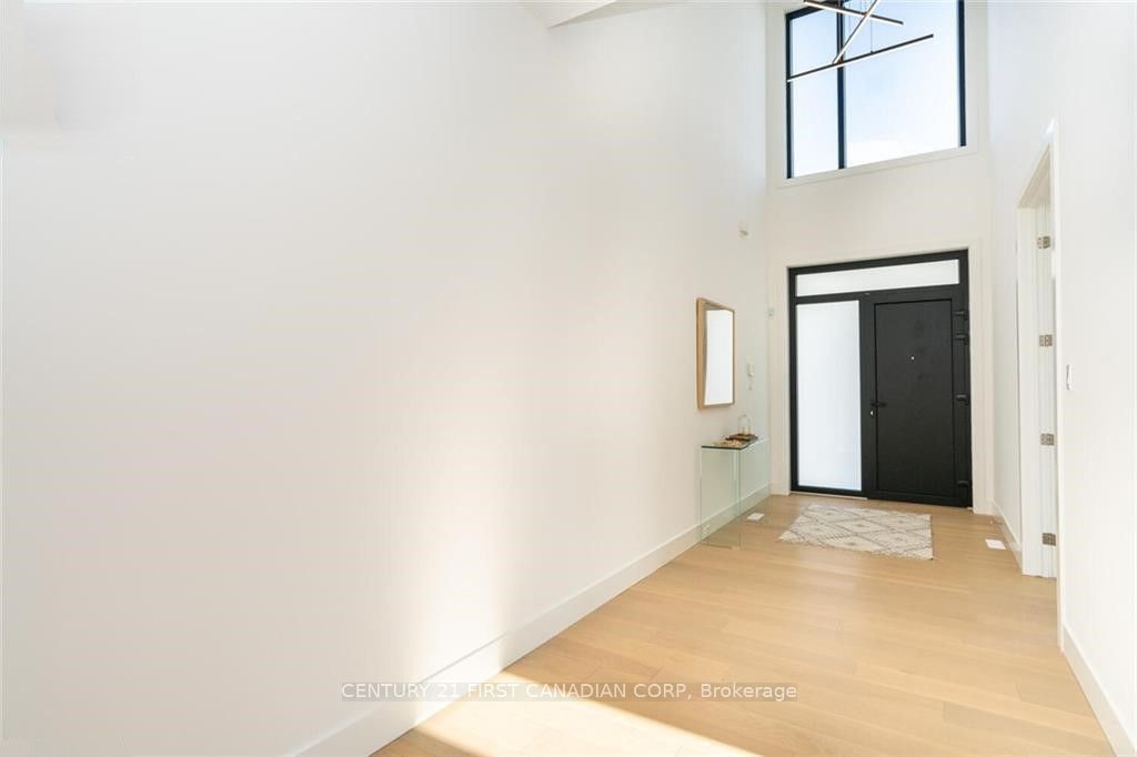 3533 Silverleaf Chase Property Photo 4