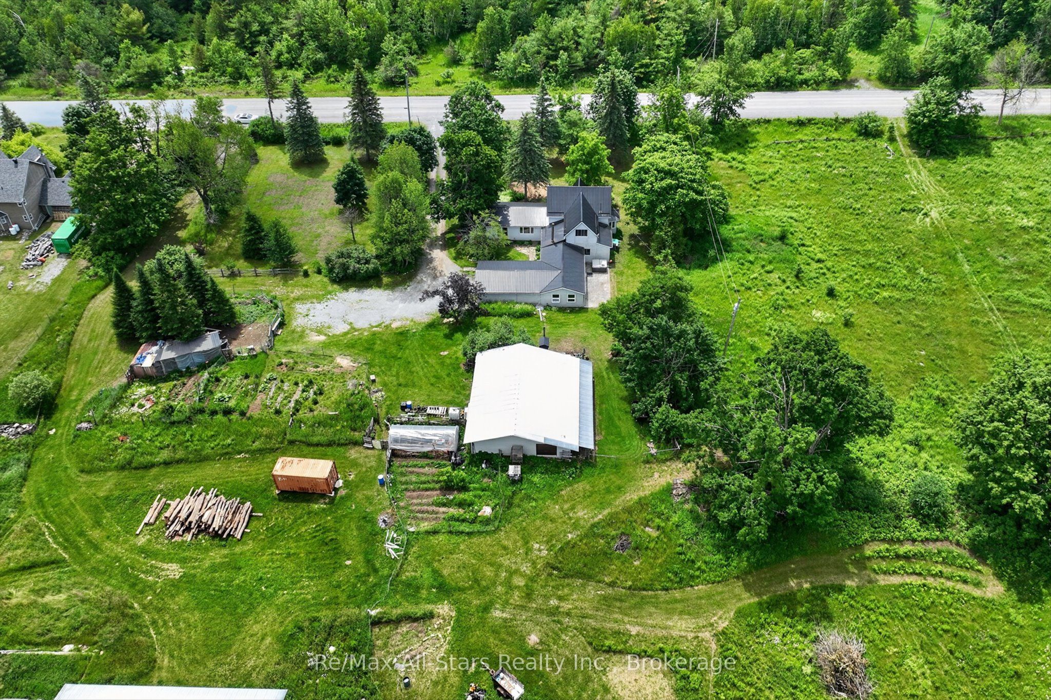 4077 Monck Road Property Photo 1