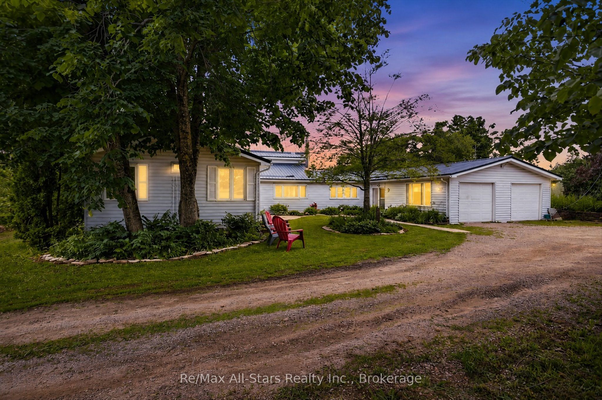 4077 Monck Road Property Photo 2