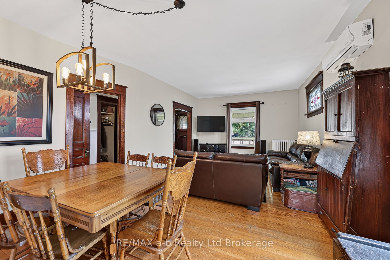 301 Thames Street S Property Photo 8