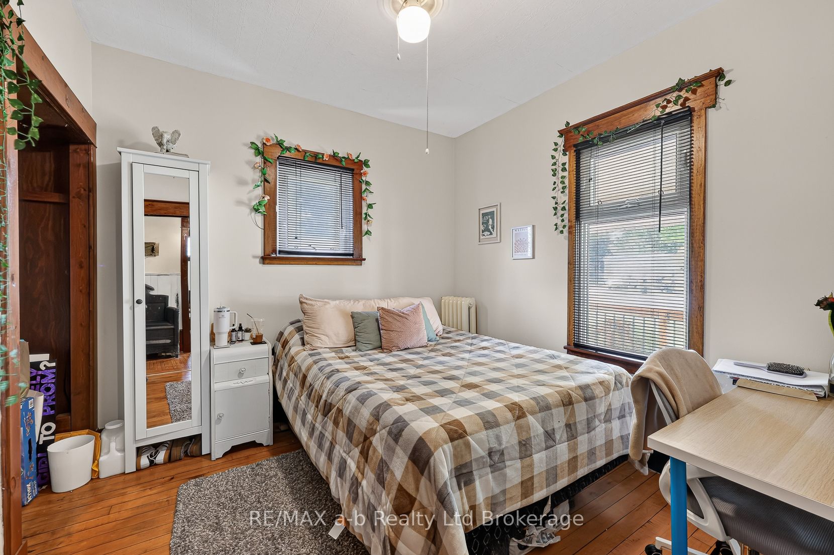 301 Thames Street S Property Photo 15