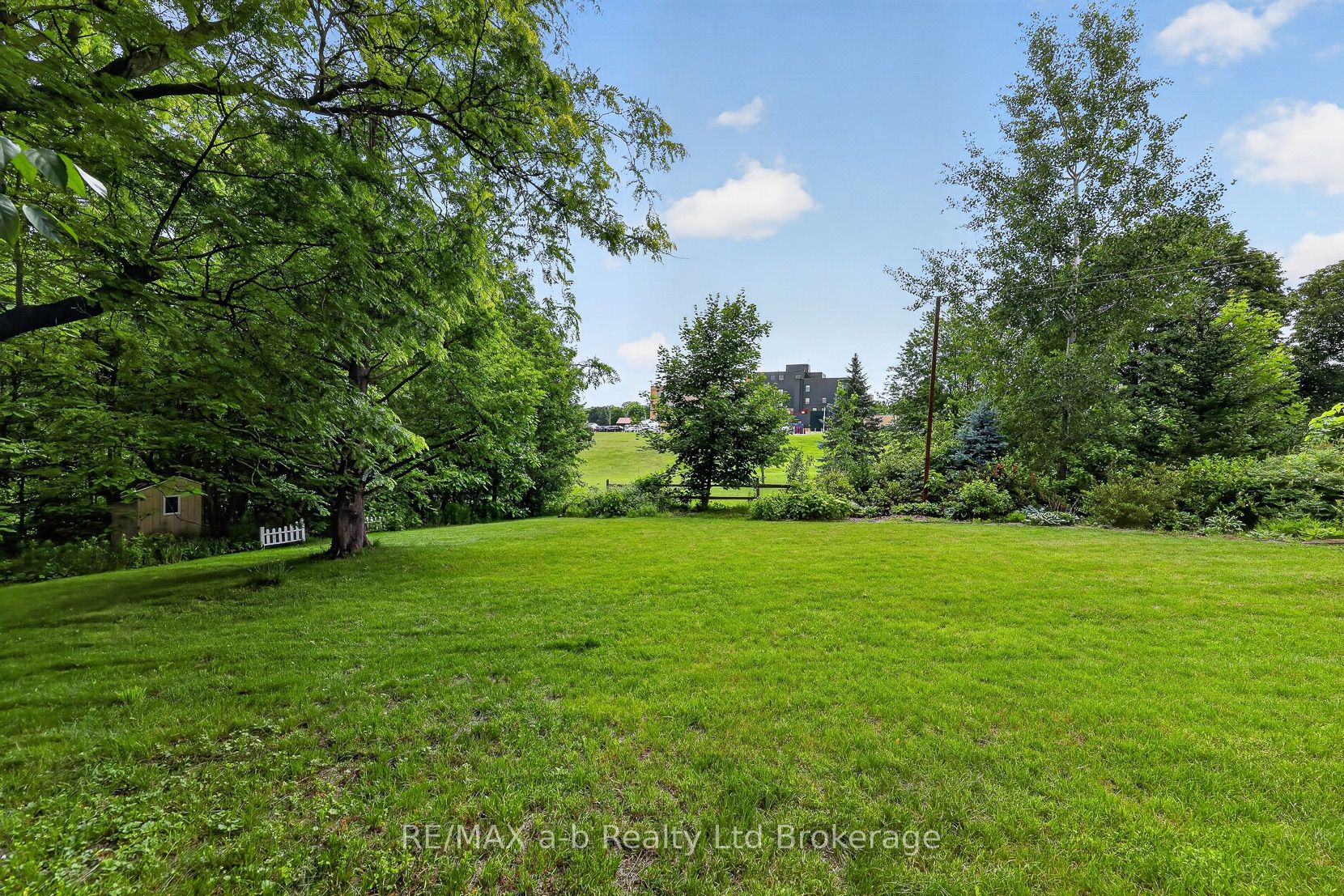 301 Thames Street S Property Photo 29