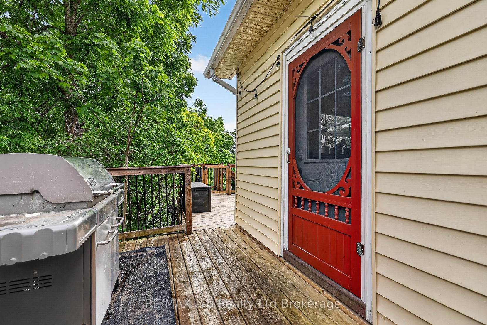 301 Thames Street S Property Photo 40