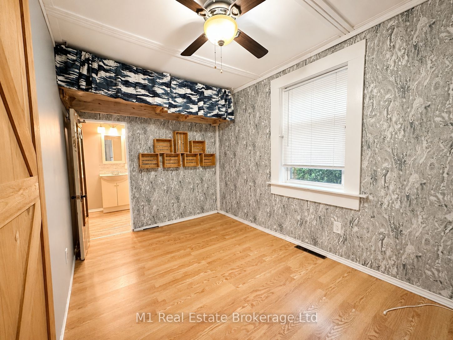 223 St. George Street E Property Photo 6