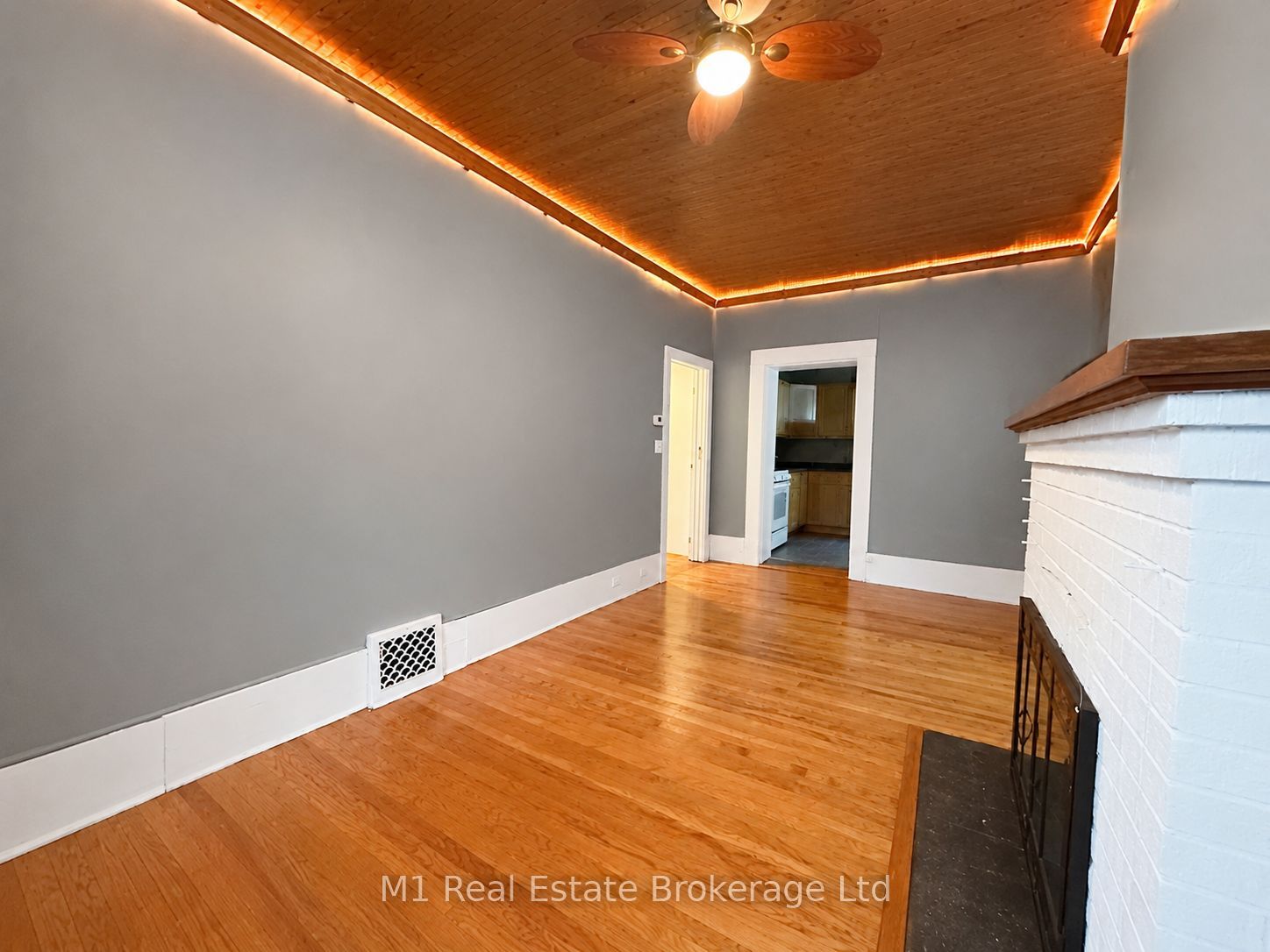 223 St. George Street E Property Photo 11