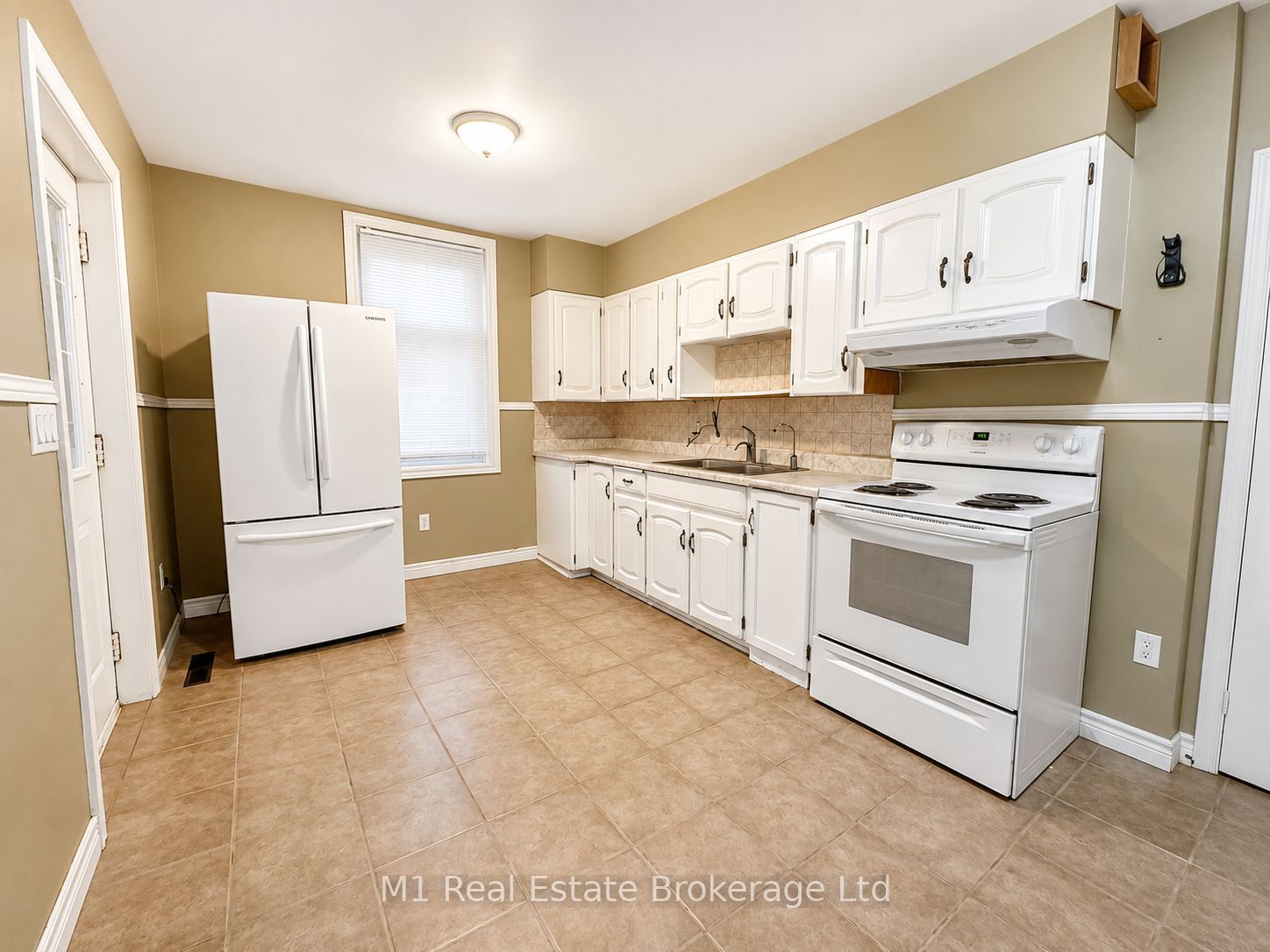 223 St. George Street E Property Photo 15
