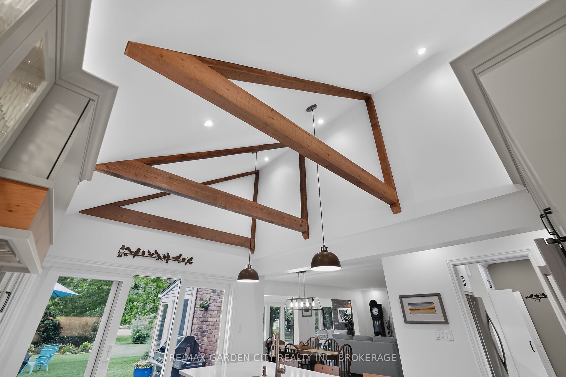 656 Memorial Drive Property Photo 18