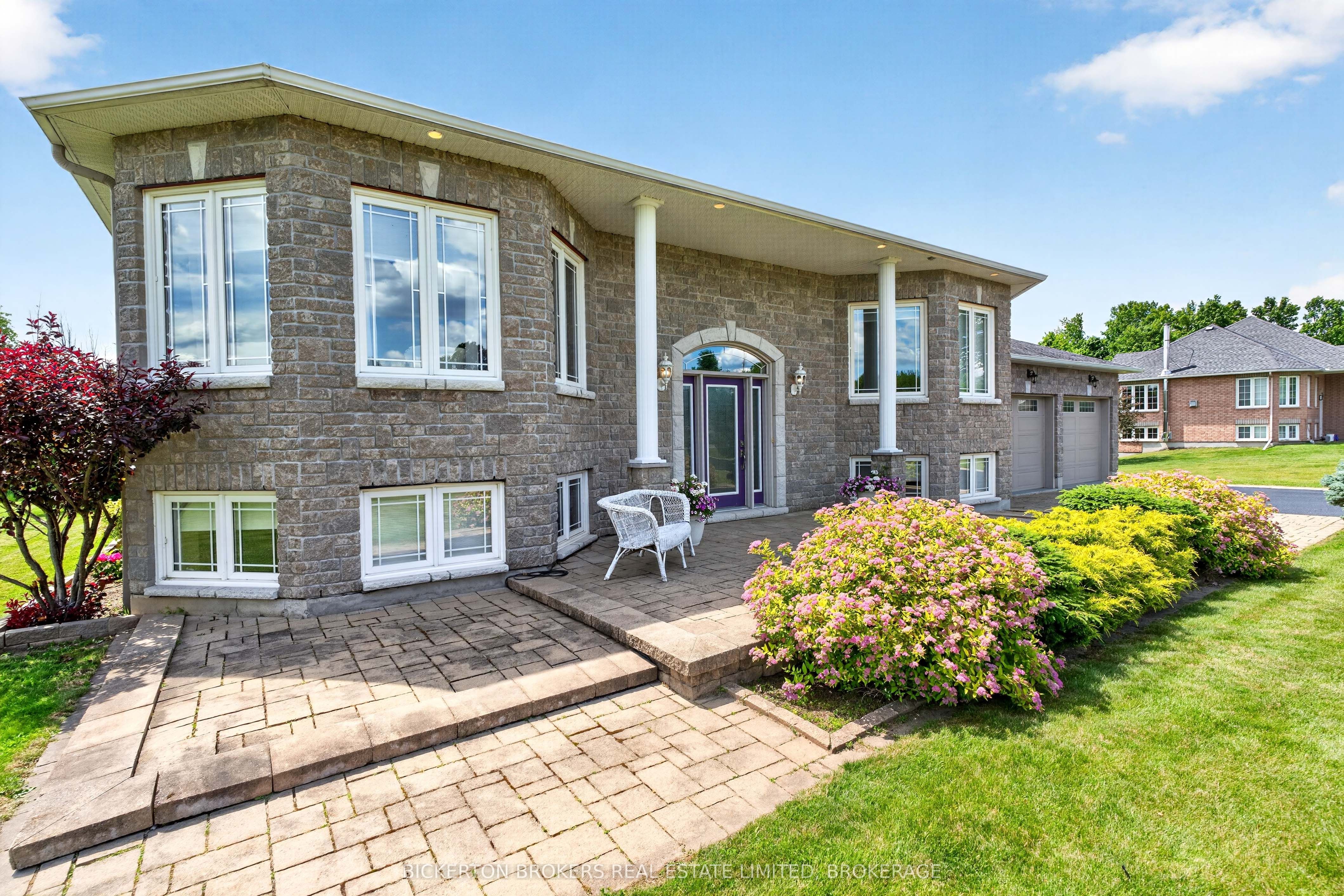 14 Apple Blossom Drive Property Photo 3