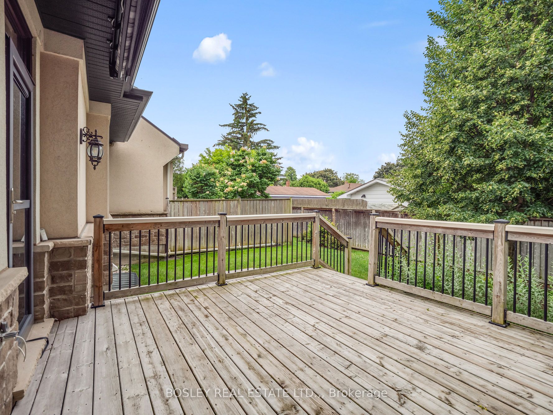 1 Emerald Common Property Photo 11